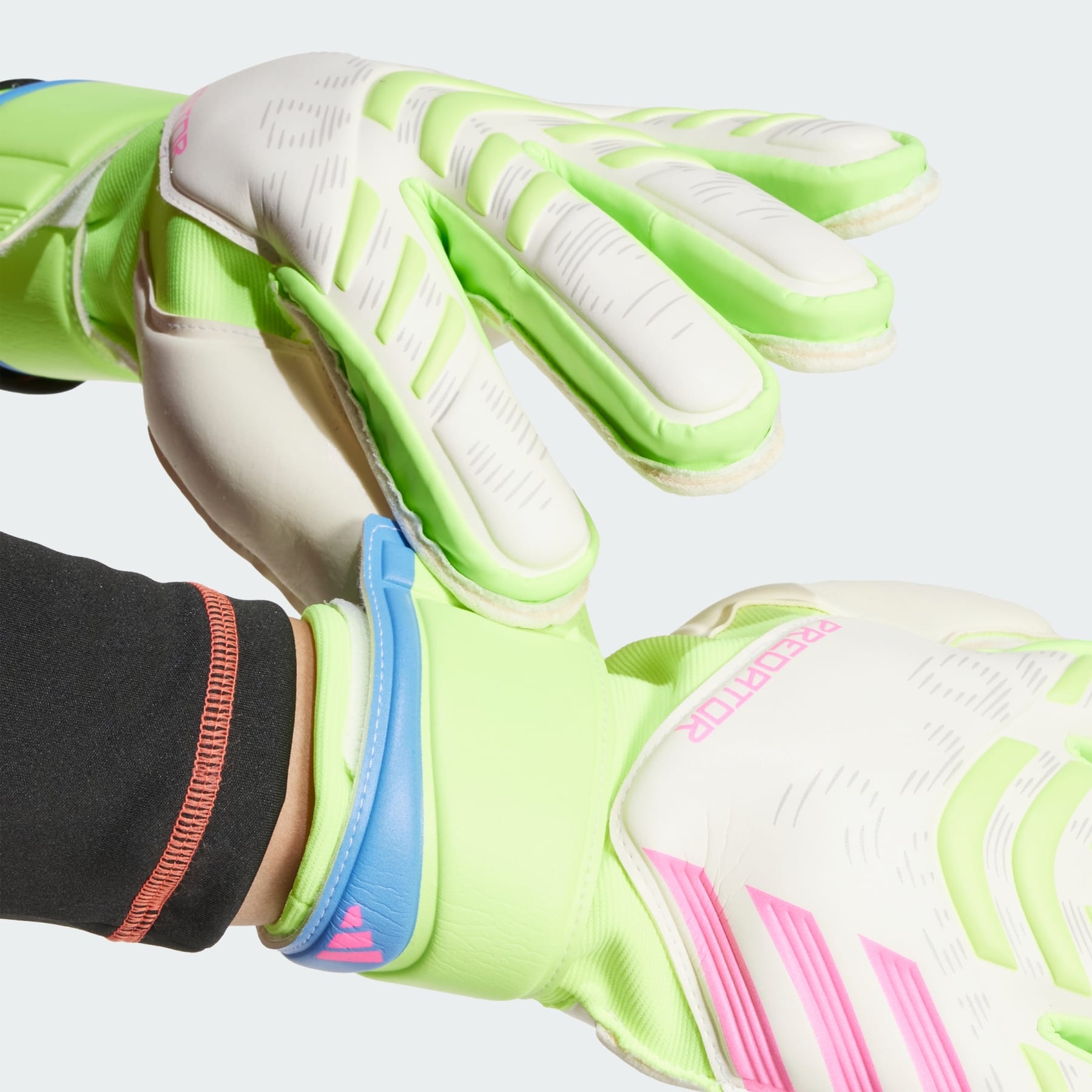 Predator Match Fingersave Goalkeeper Gloves - 5