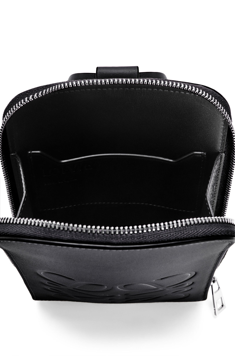 Brand multi-functional case in smooth calfskin 6