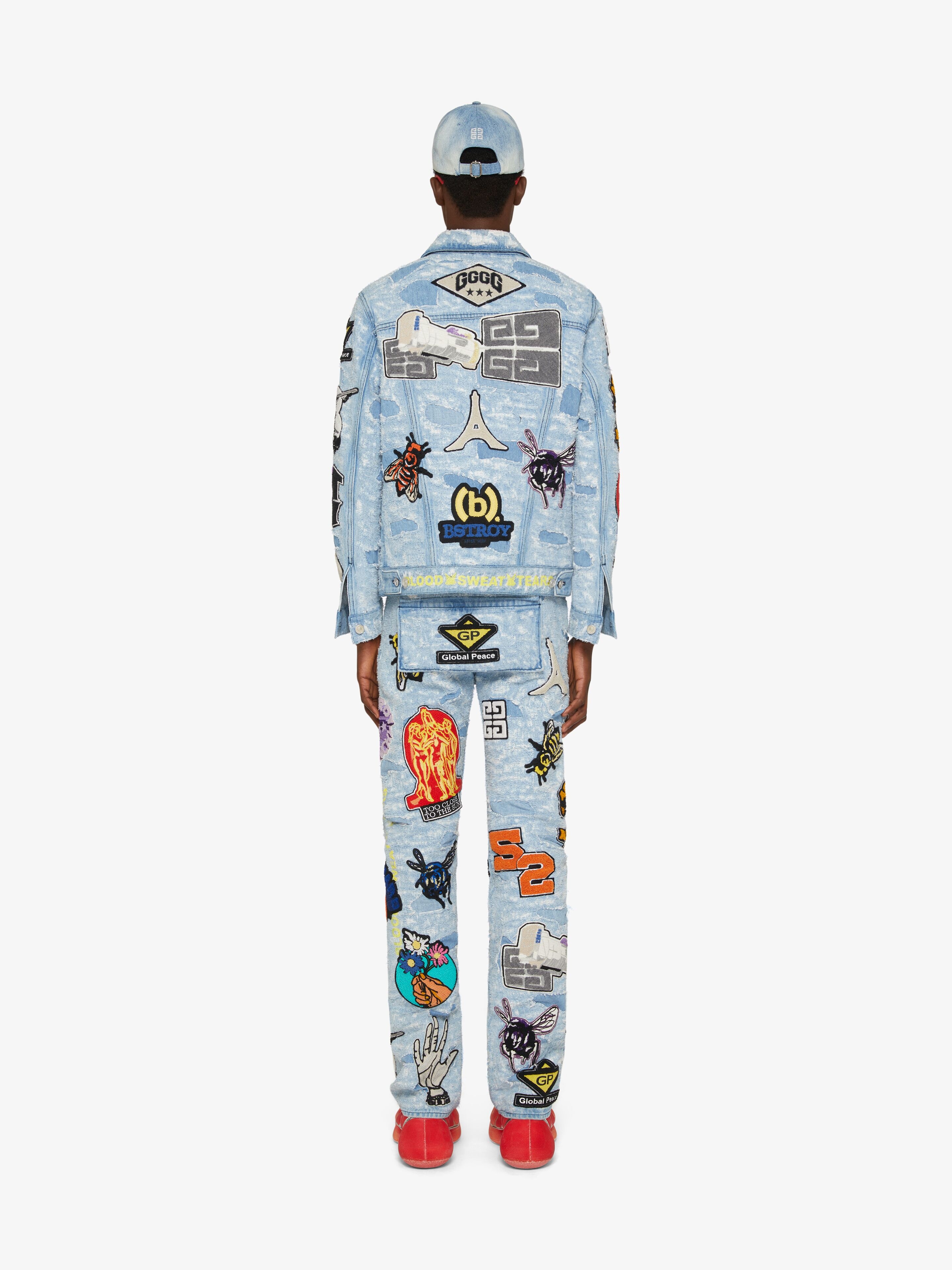 REGULAR FIT JEANS IN DESTROYED DENIM WITH PATCHES - 4