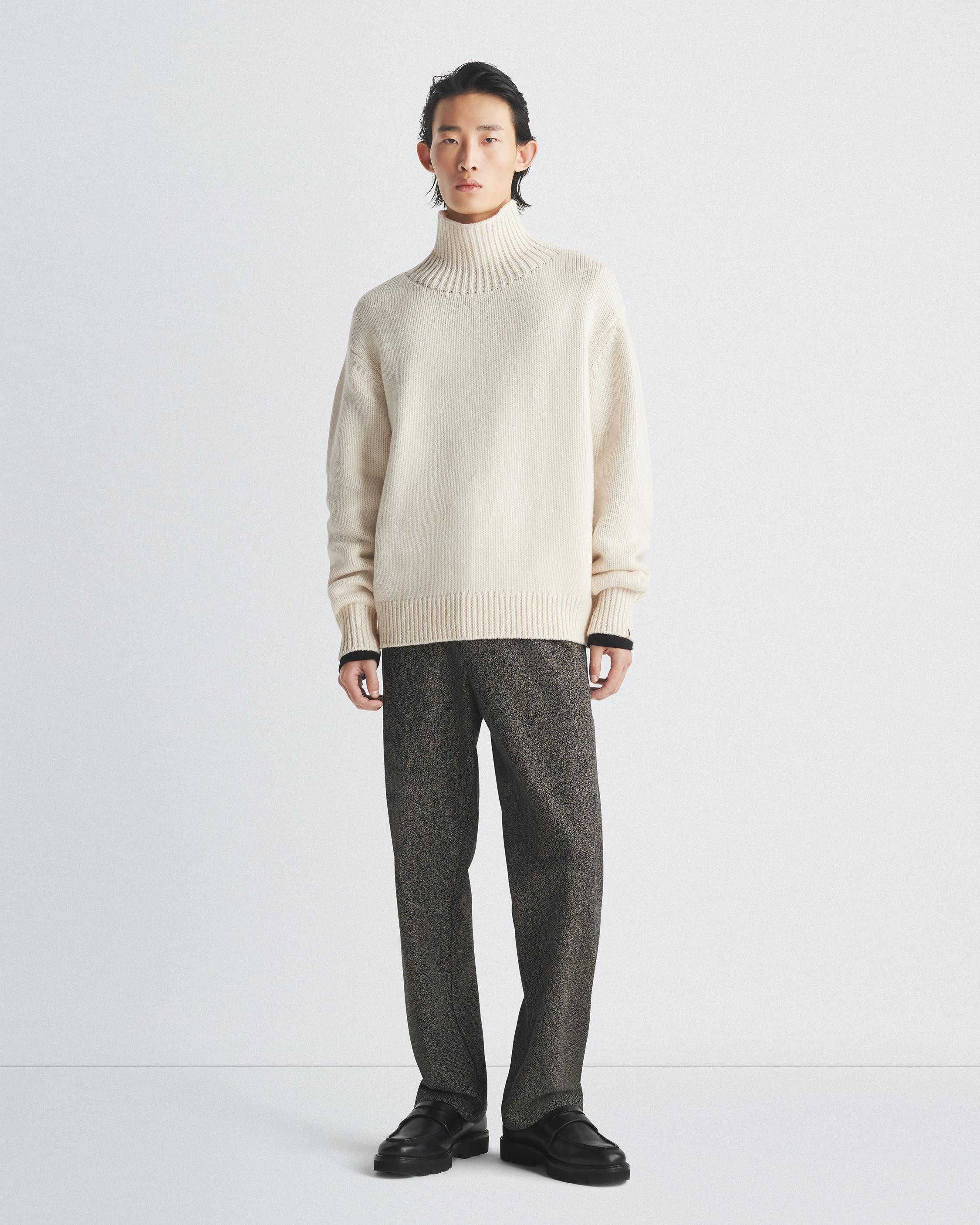 Baron Wool Turtleneck
Classic Fit - 2