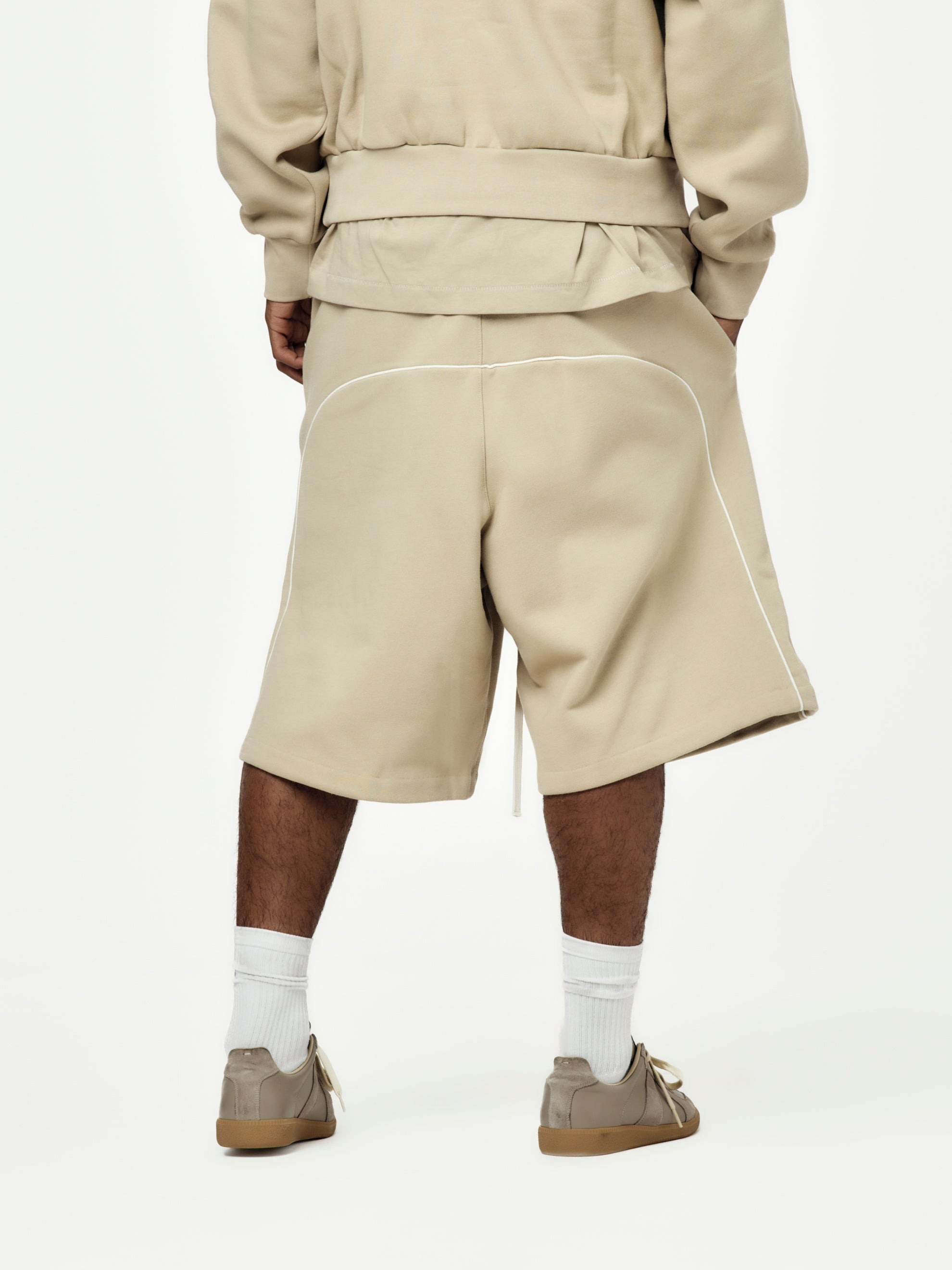 RELAXED FLEECE SWEATSHORT WITH PIPING (TIMBER) - 3