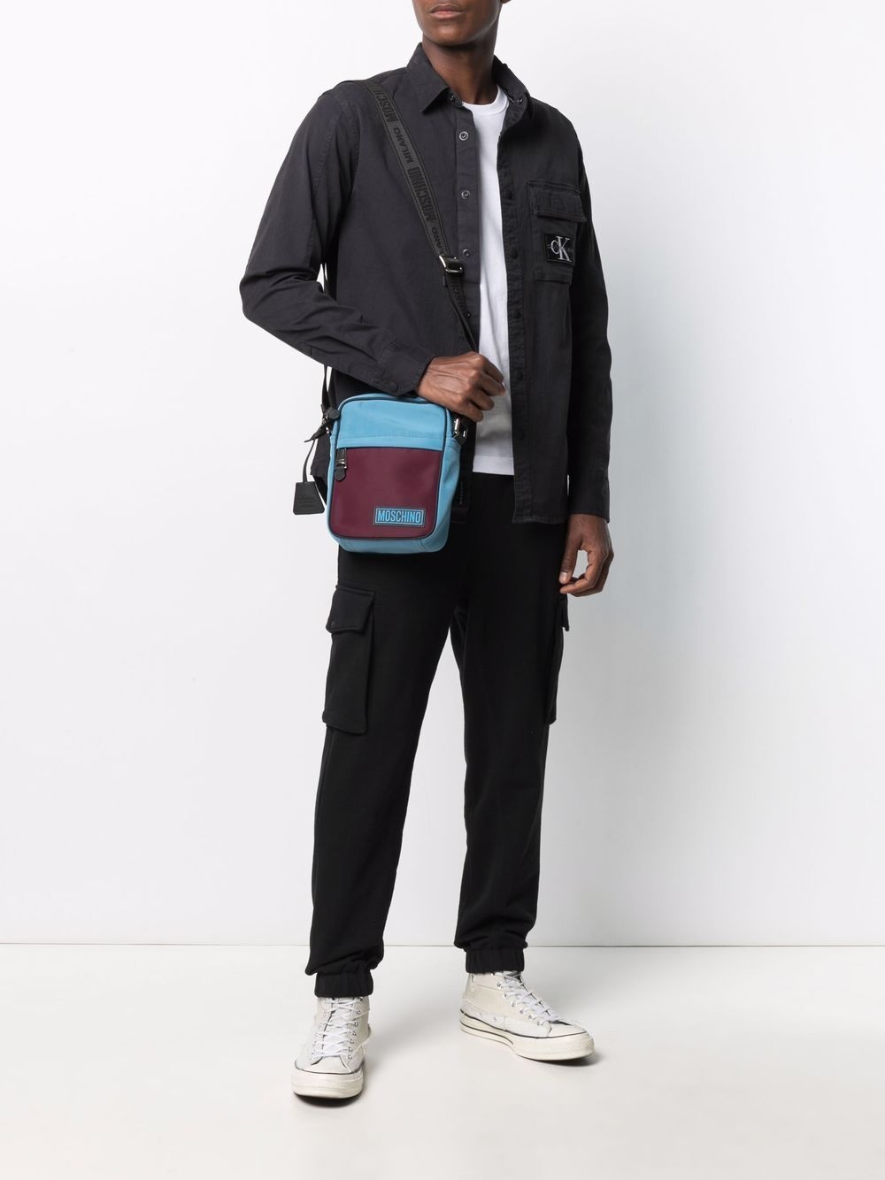 two-tone logo-patch messenger bag - 2