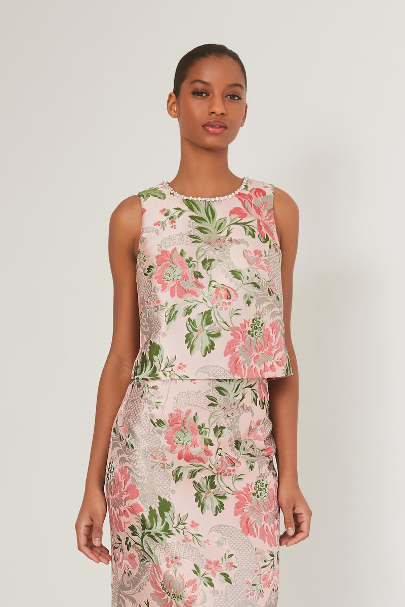 Cara Cara Mackenzie Top
A Hint of Glam outlook