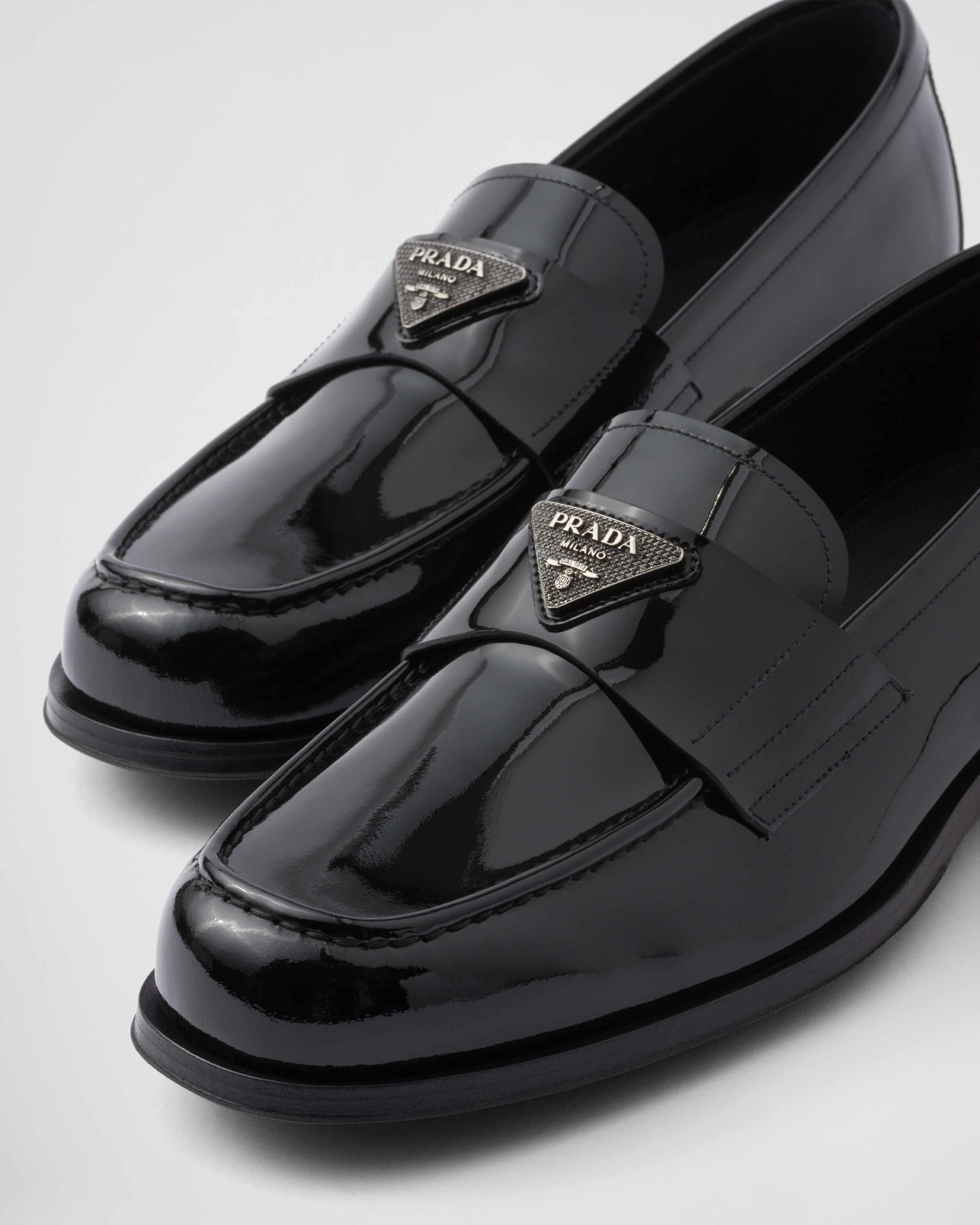 Patent leather loafers - 6