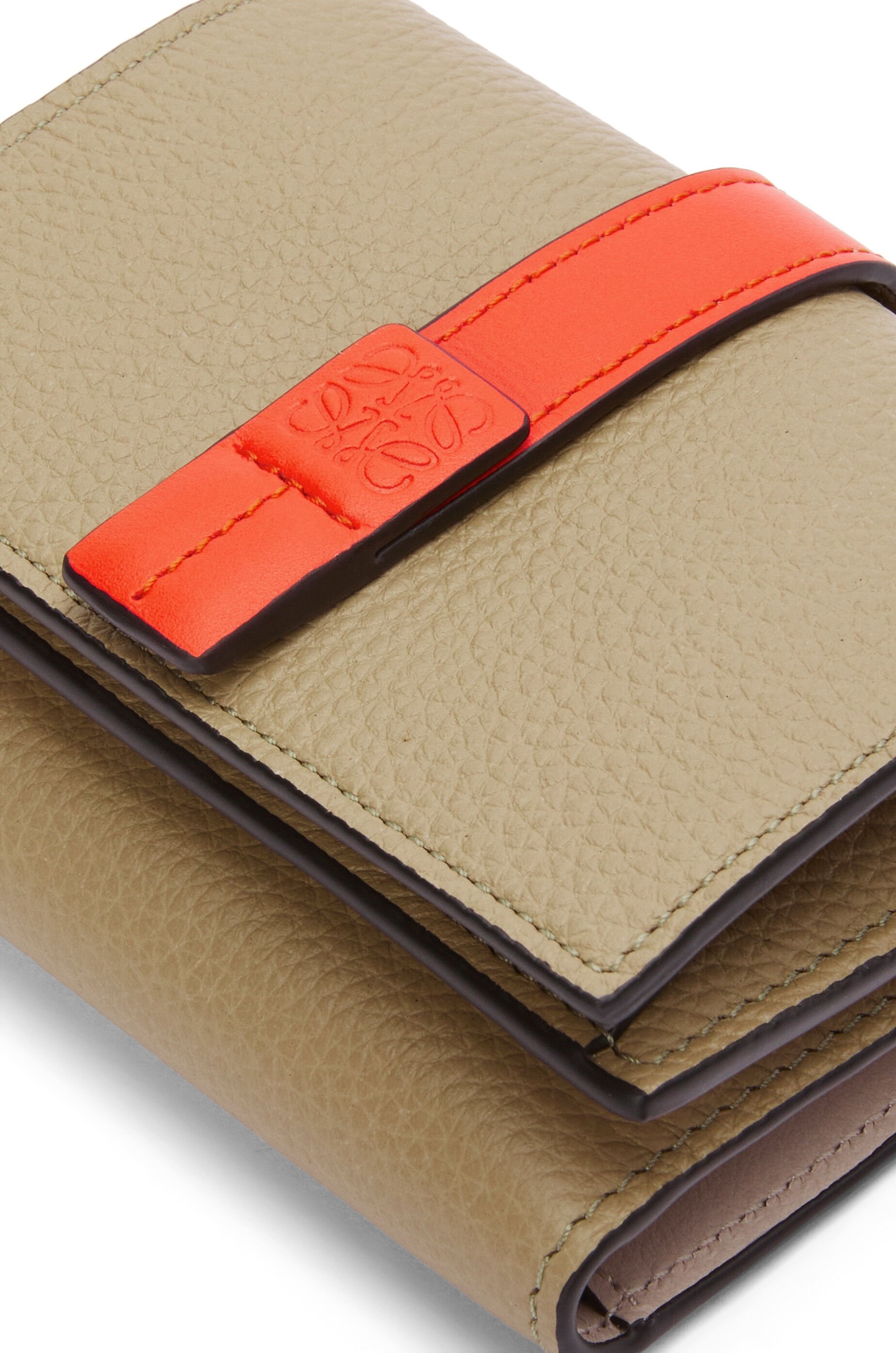 Trifold wallet in soft grained calfskin - 6