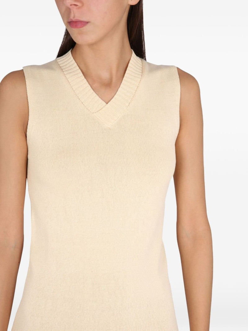 V-neck midi dress 4