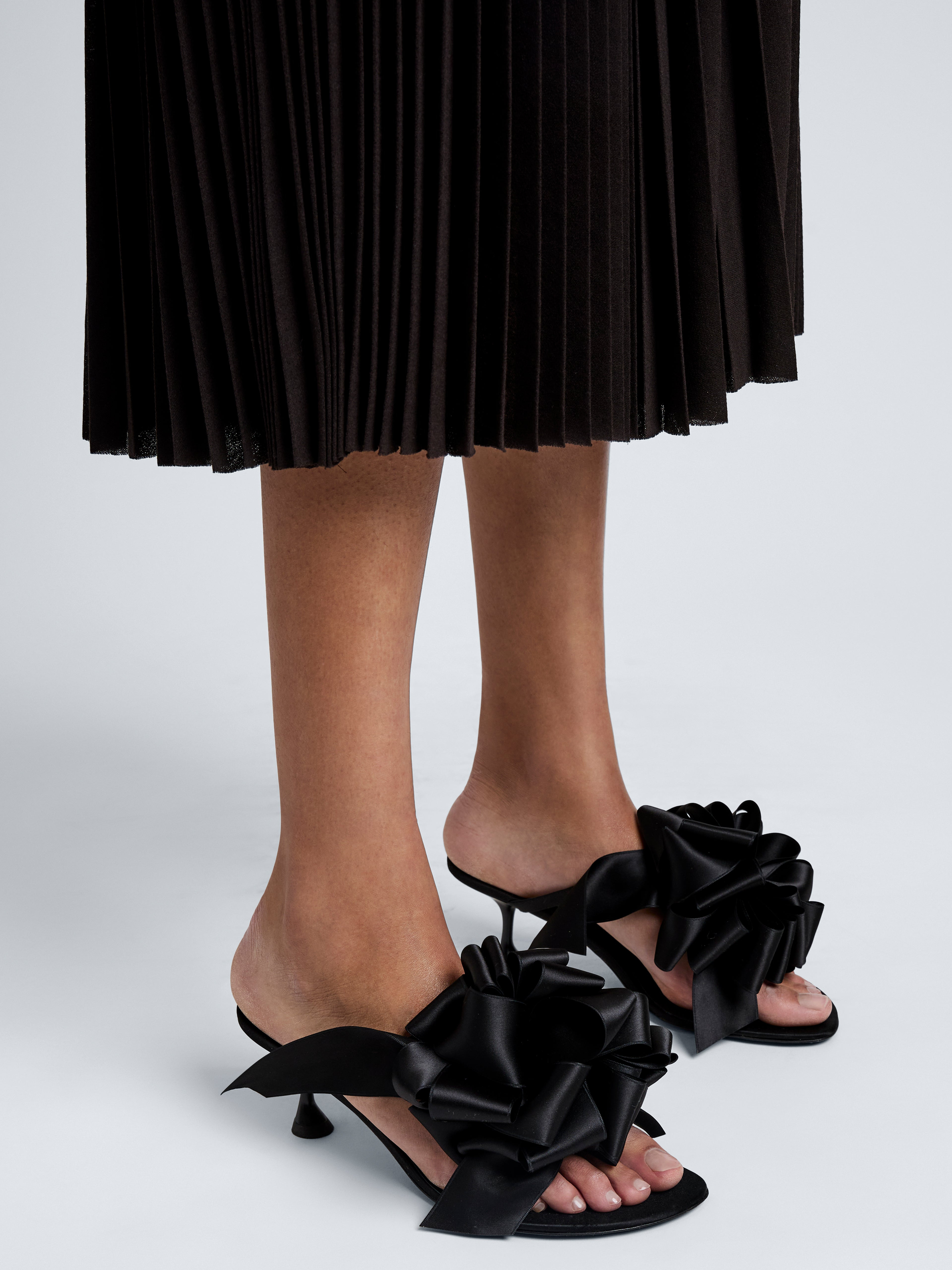 Tee Souvenir Sandals in Satin - 4