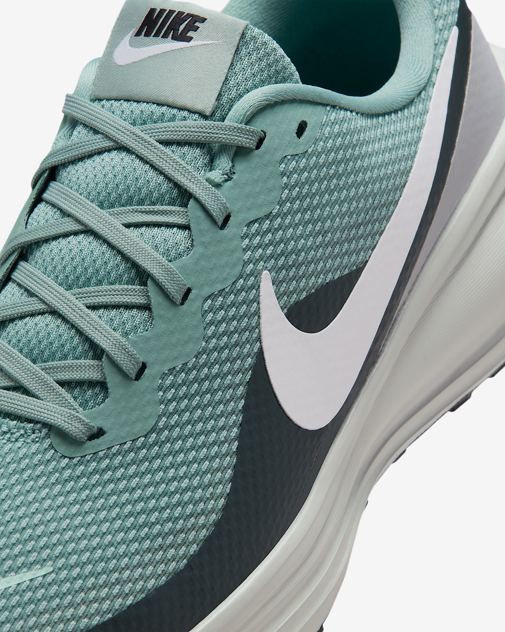 Nike Revolution 8 Men's Road Running Shoes - 7