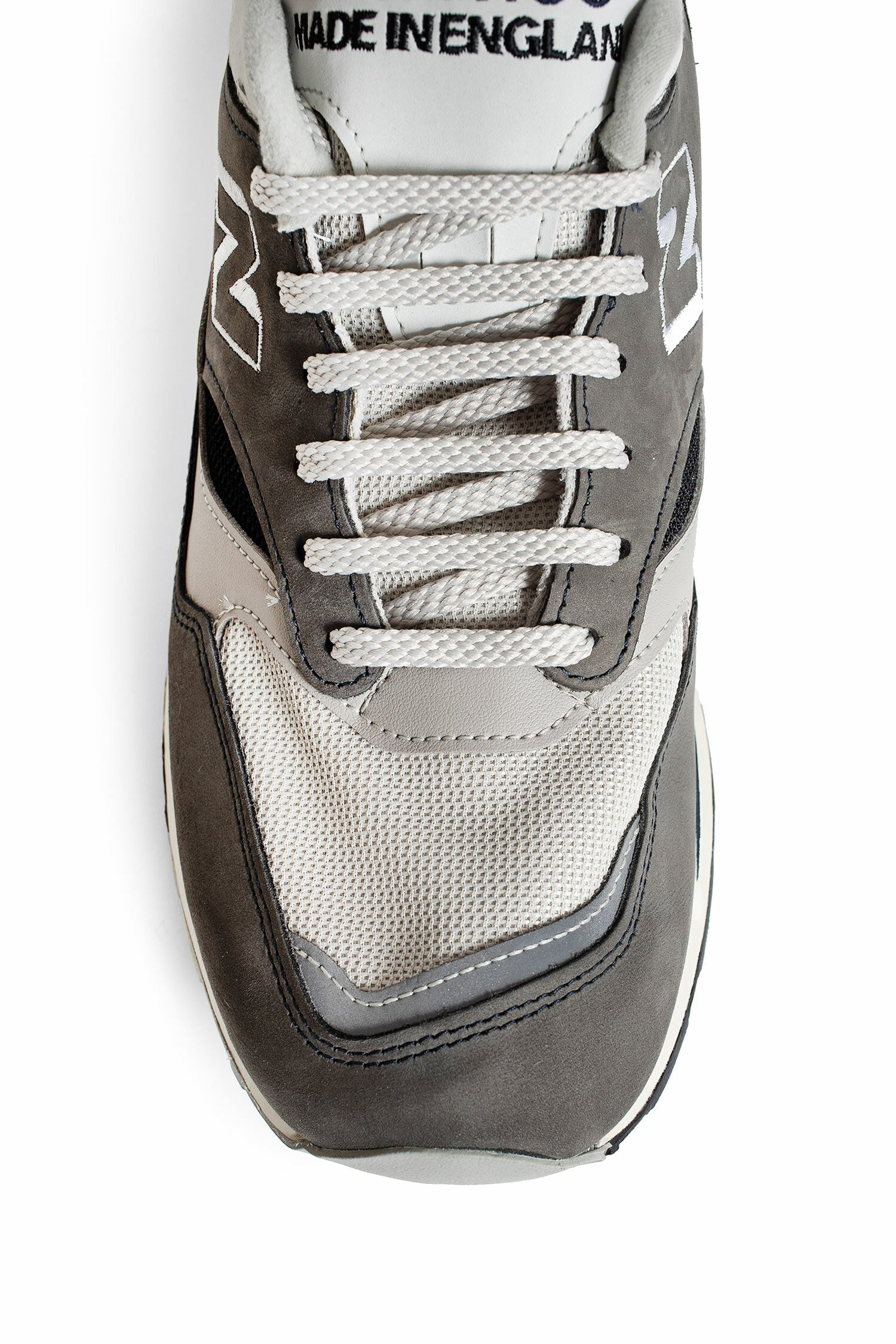 NEW BALANCE UNISEX GREY SNEAKERS - 5