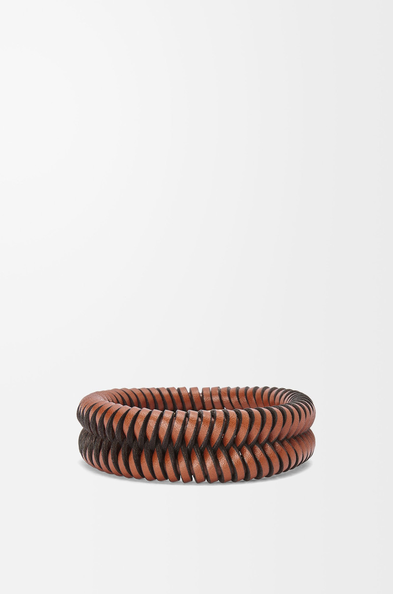 Interlock bangle in classic calfskin 1