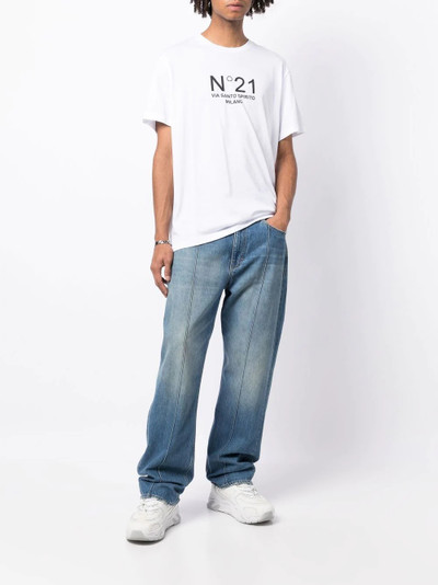 N°21 logo-print T-shirt outlook