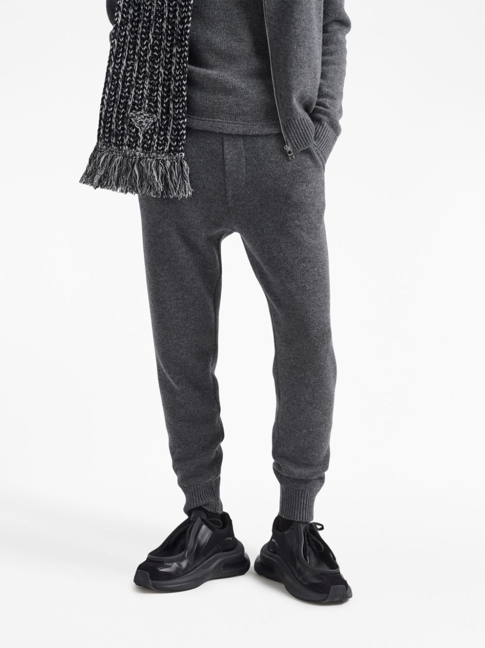 logo-embroidered knitted cashmere trousers - 4