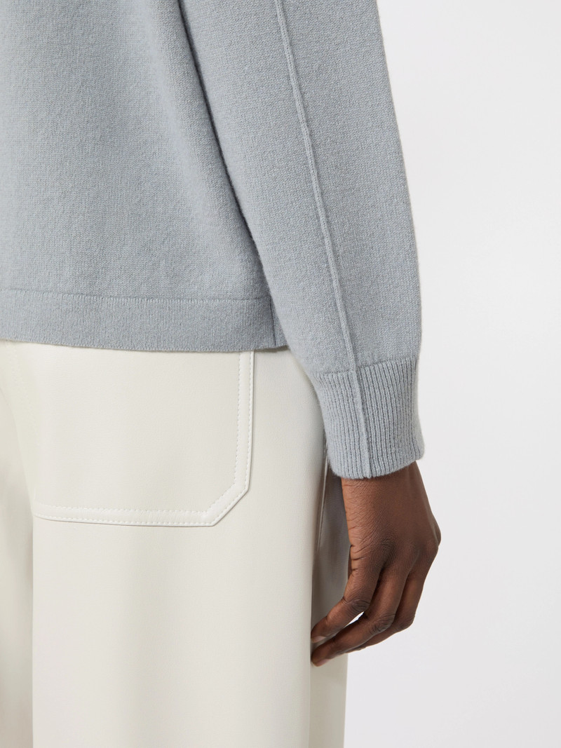 NEBBIE Boxy-fit wool and cashmere sweater - LIGHT BLUE 5