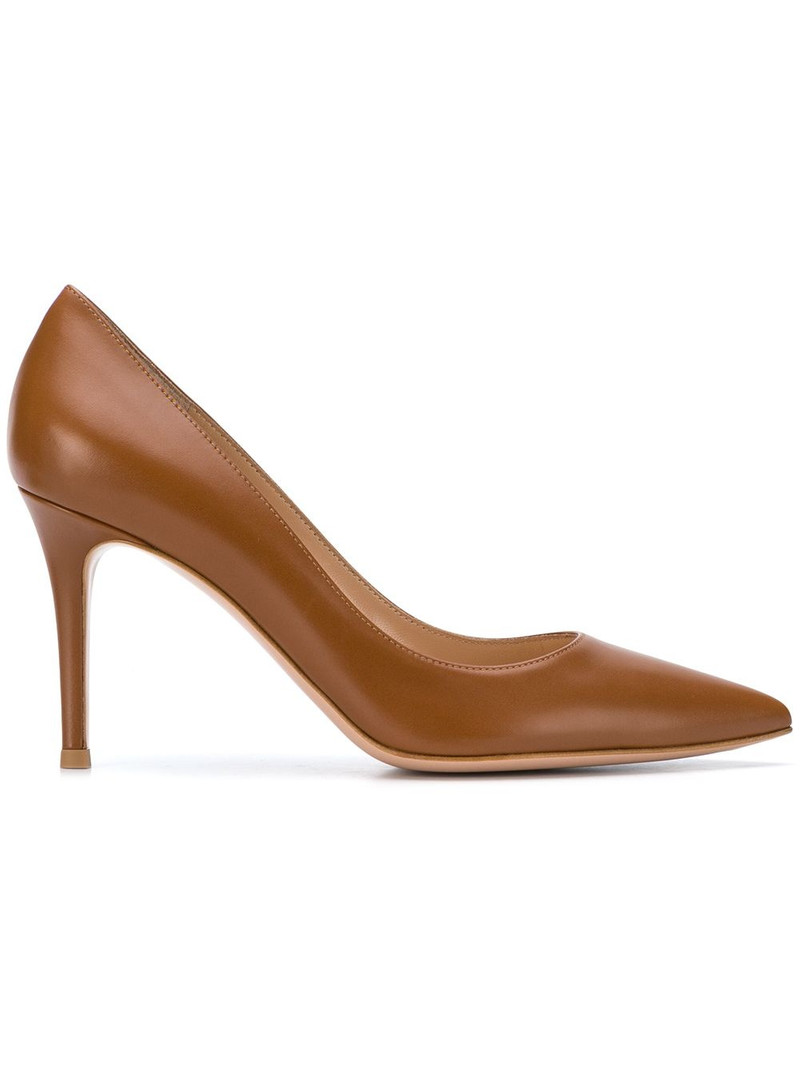 classic pointed pumps 1