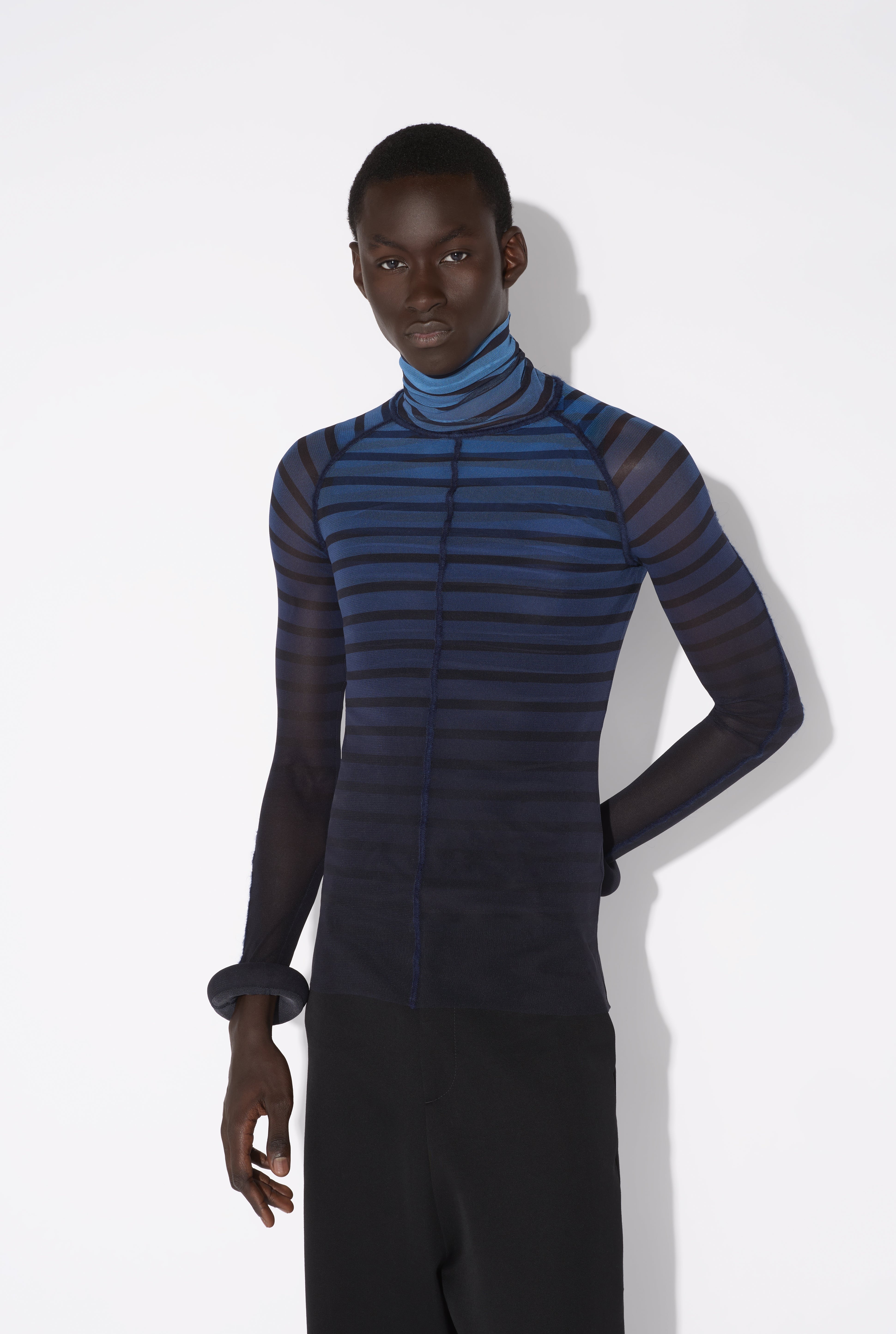 THE 3D STRIPED TOP - 7