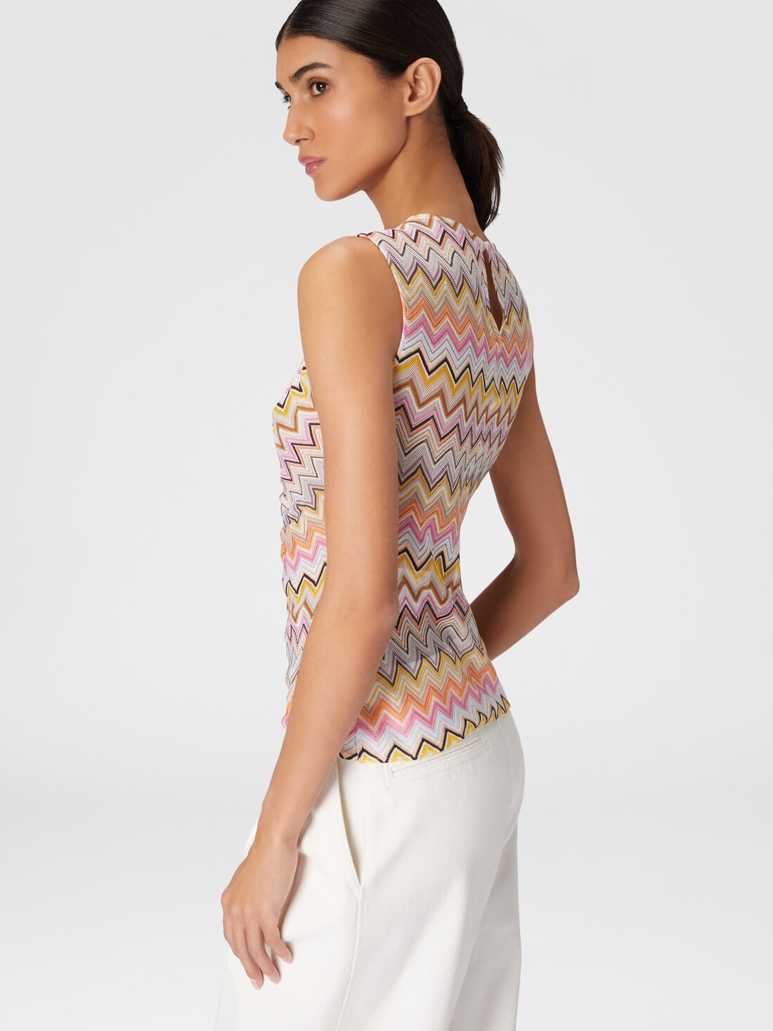 Sleeveless top with gathered neckline - 4