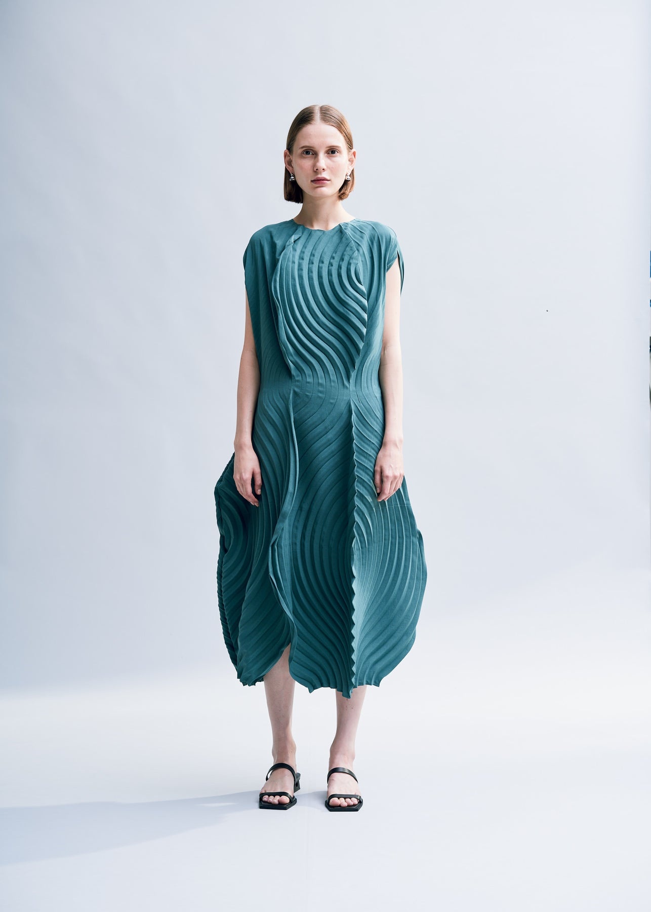 RESONANT PLEATS DRESS - 2
