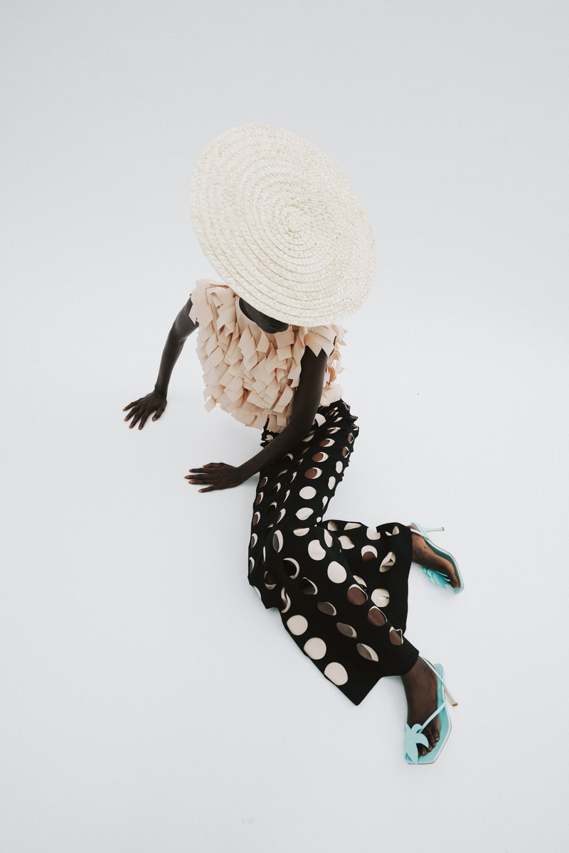 TOP WITH RECTANGLE DETAIL NUDE 12