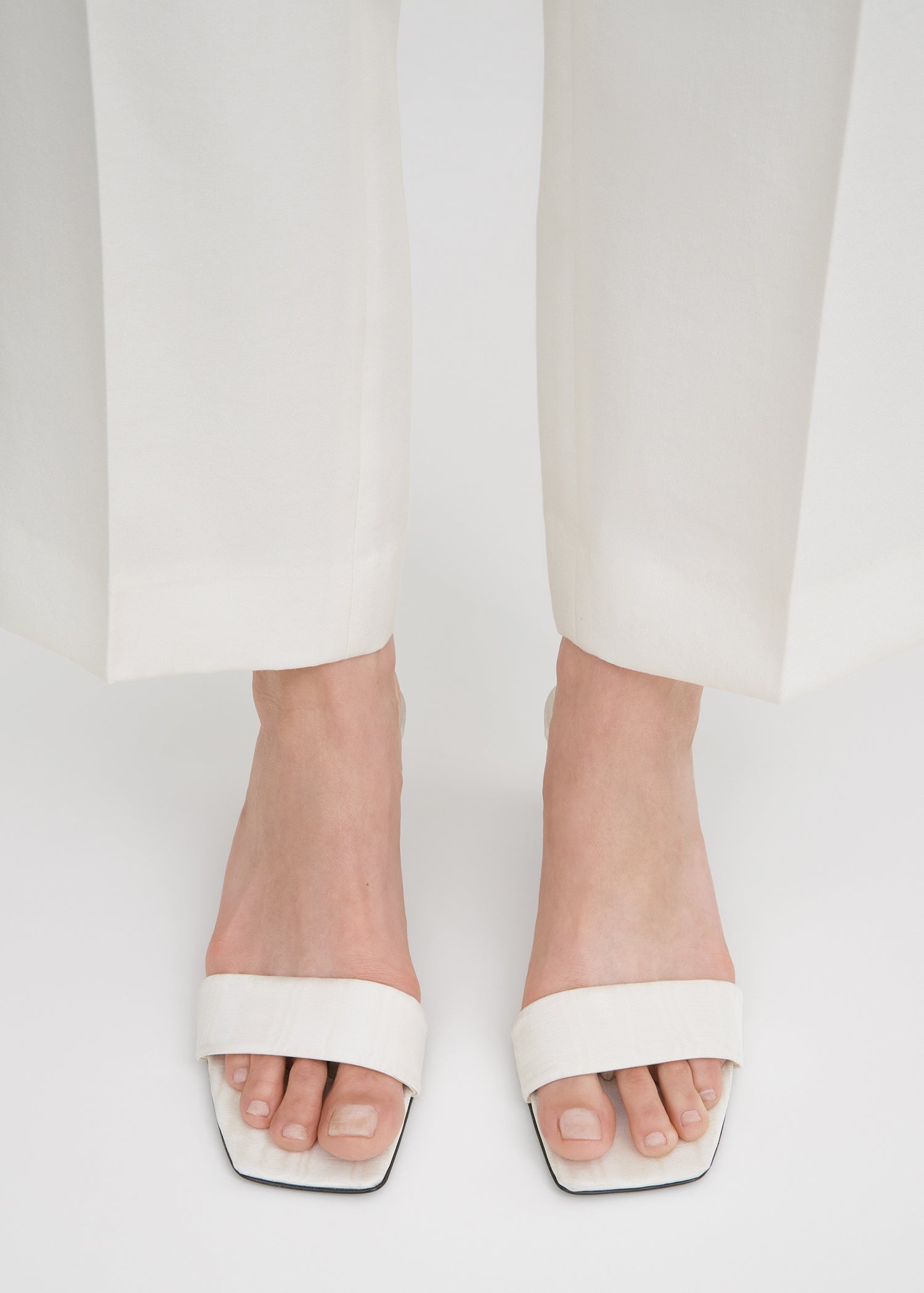 The Mule Sandal off-white - 2