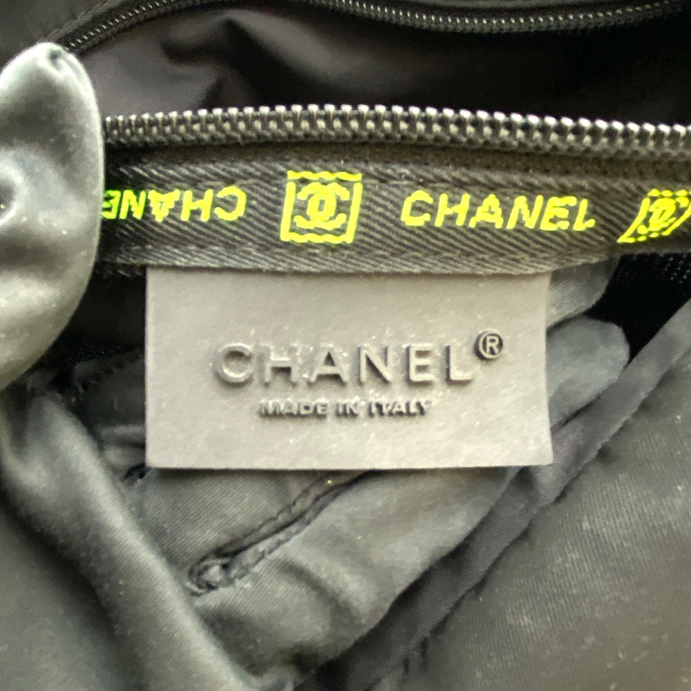 Chanel No.9 Sports Messenger Bag - 12