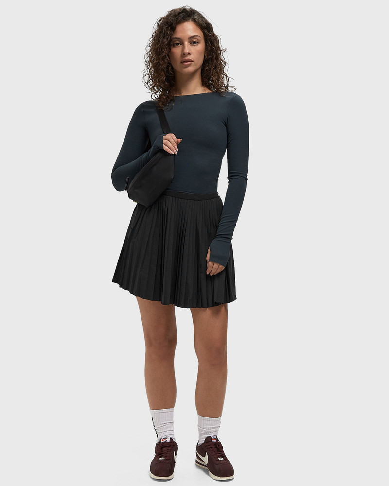 Nike WMNS PLEATED SKIRT outlook