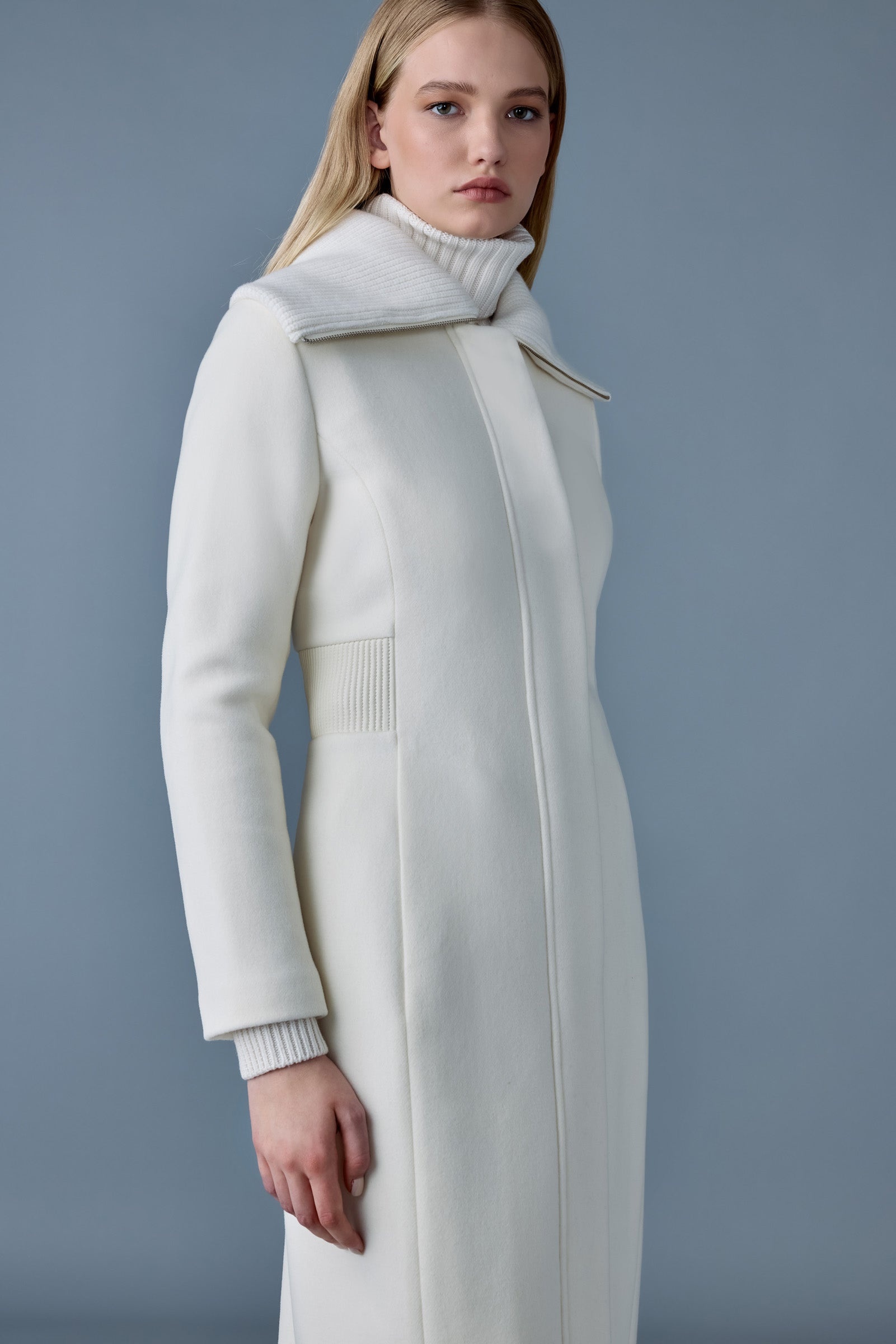 CLARICE Double-face wool coat with smocked detailing - 2