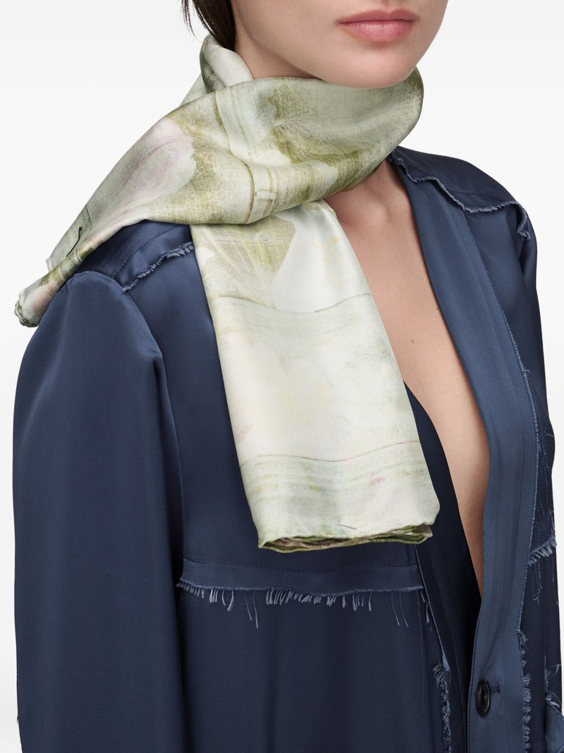 Maison Margiela floral-print scarf outlook