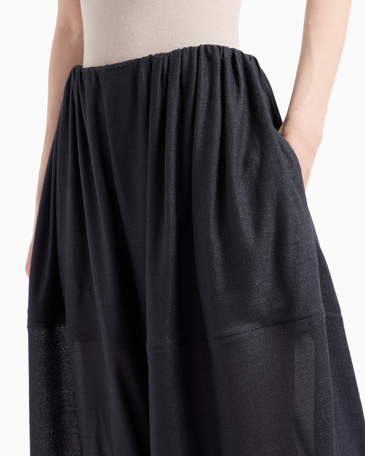 LIGHTWEIGHT VISCOSE JERSEY TROUSERS - 4