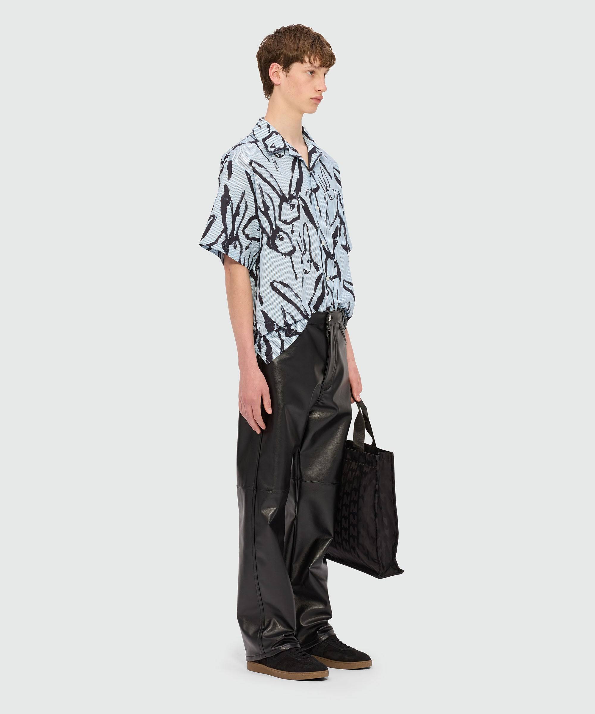 Light blue striped poplin bowling shirt with "Sketched Bunnies" print - 4