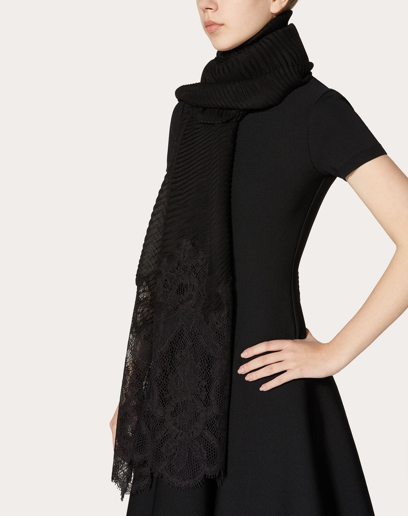 Pleated shawl 70x230 cm / 27.6x90.5” 4