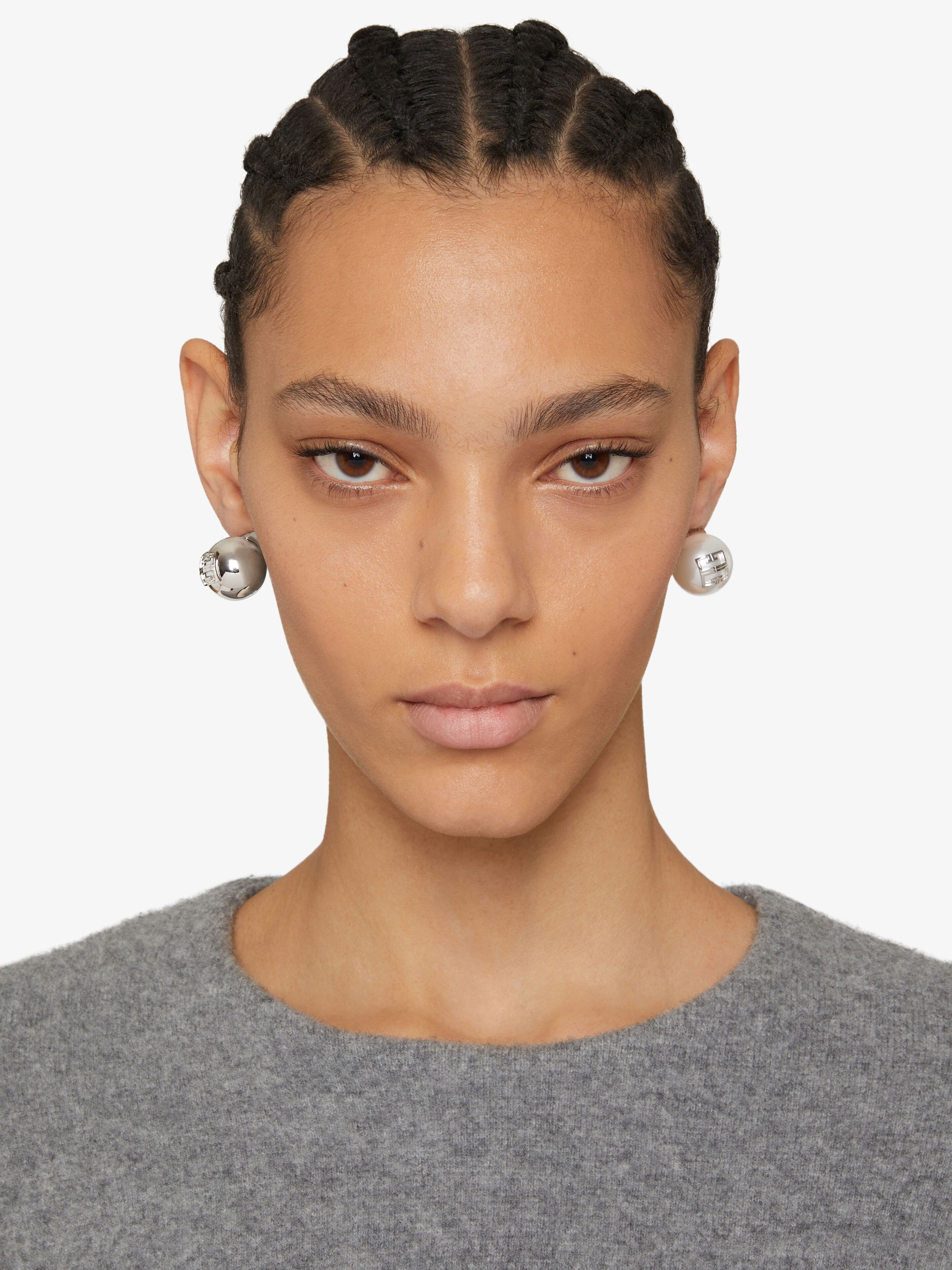 4G PEARL ASYMMETRICAL EARRINGS - 3