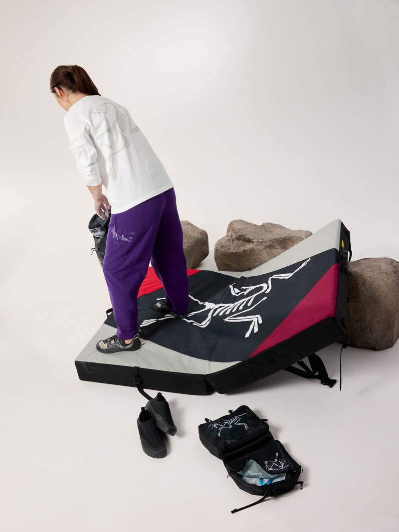 Arc'teryx Kragg Cotton Bird Crew Neck Shirt LS outlook