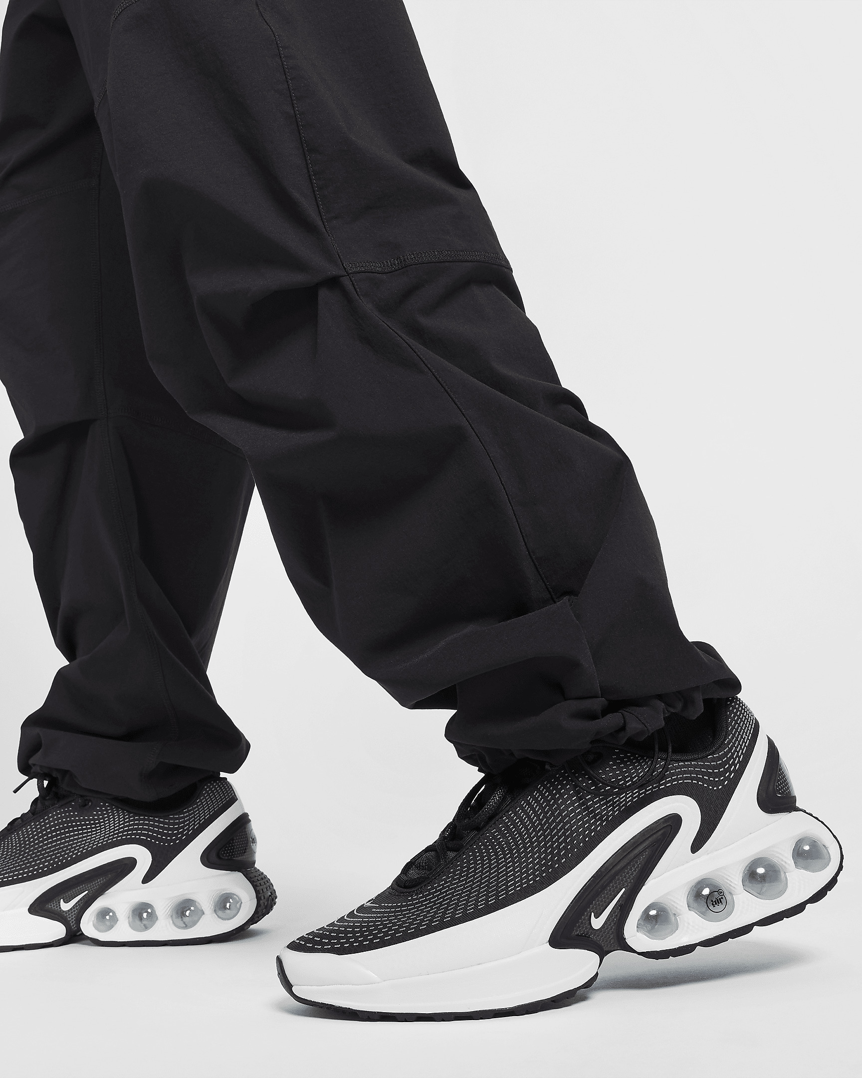 Nike Tech Men's Woven Oversized Pants - 8