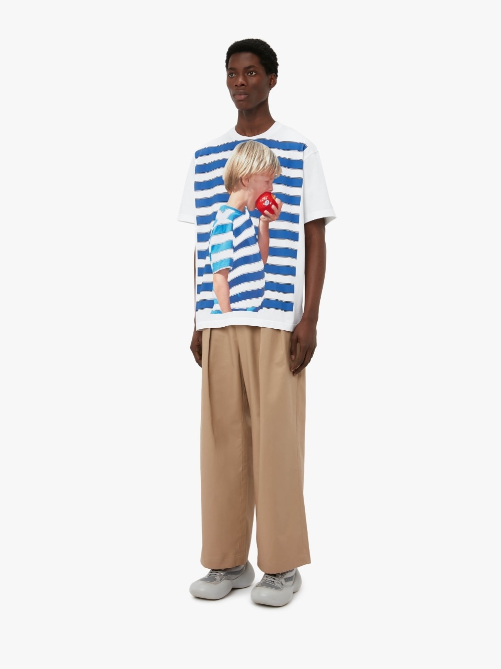 BOY WITH APPLE OVERSIZED T-SHIRT - 4