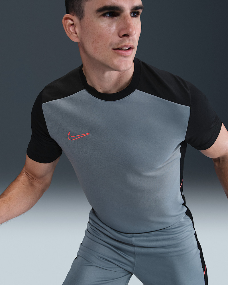 Nike Academy Men's Dri-FIT Short-Sleeve Soccer Top 3