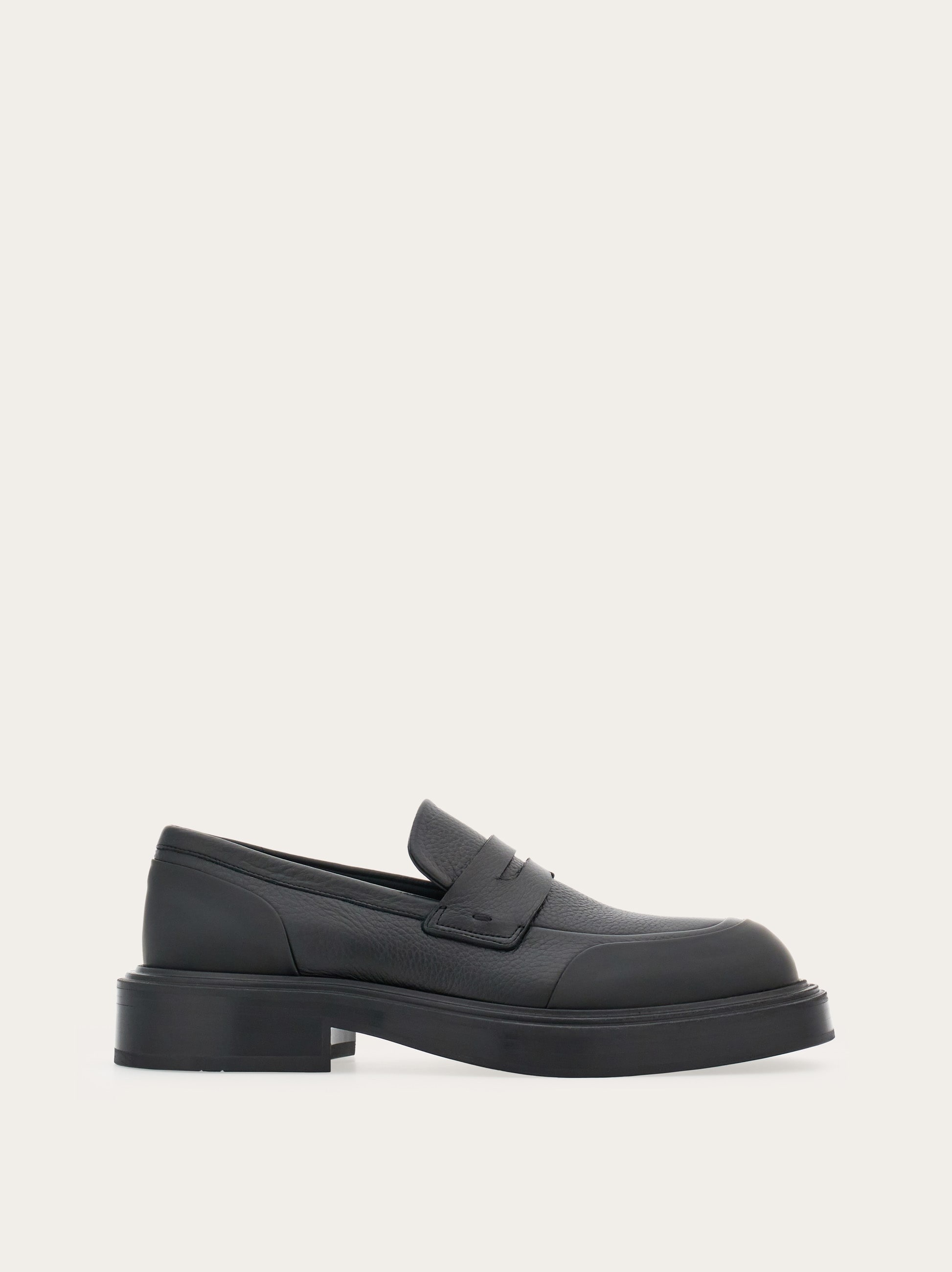 Loafer with rubber details