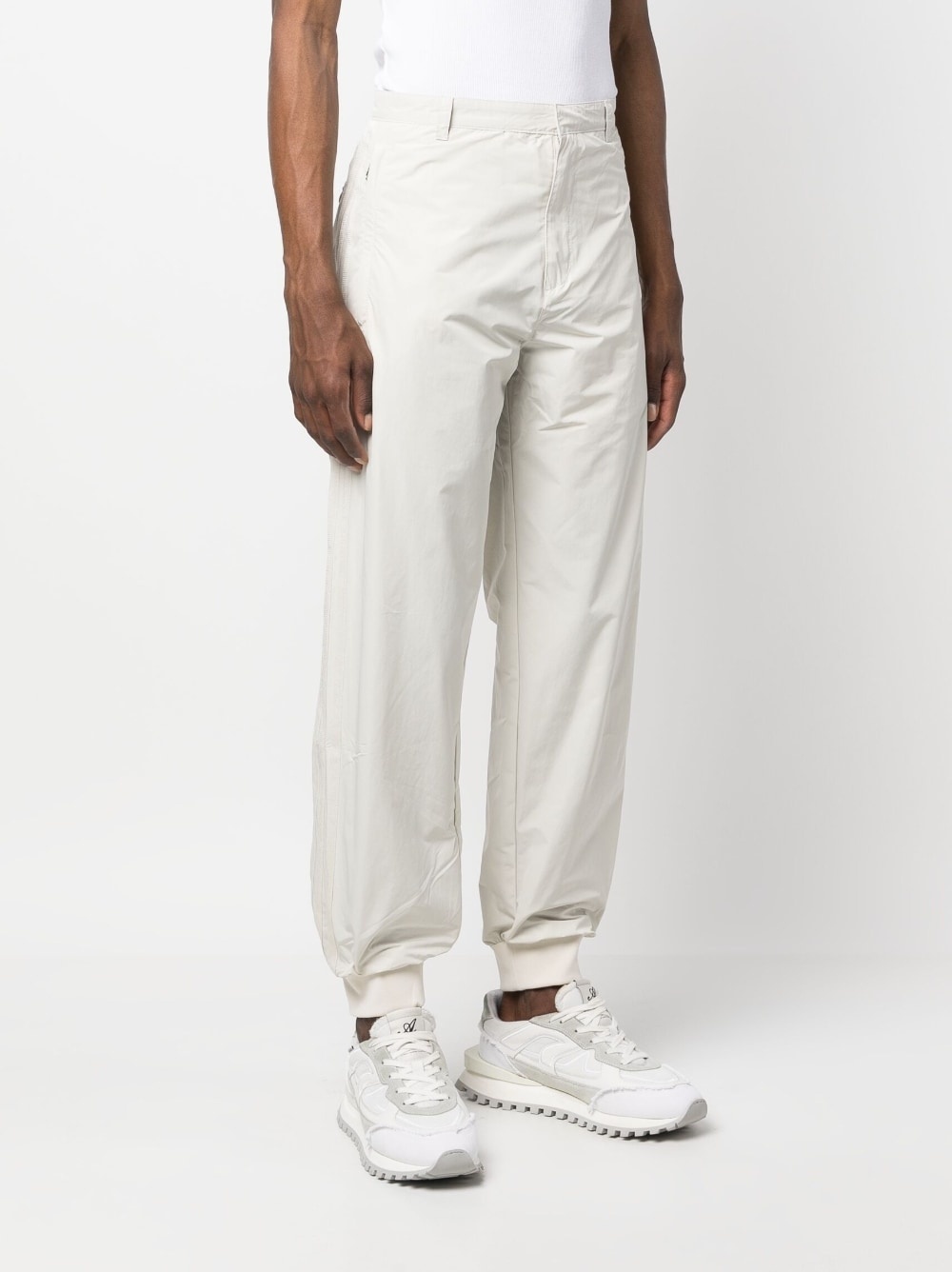 logo-patch tapered trousers - 3