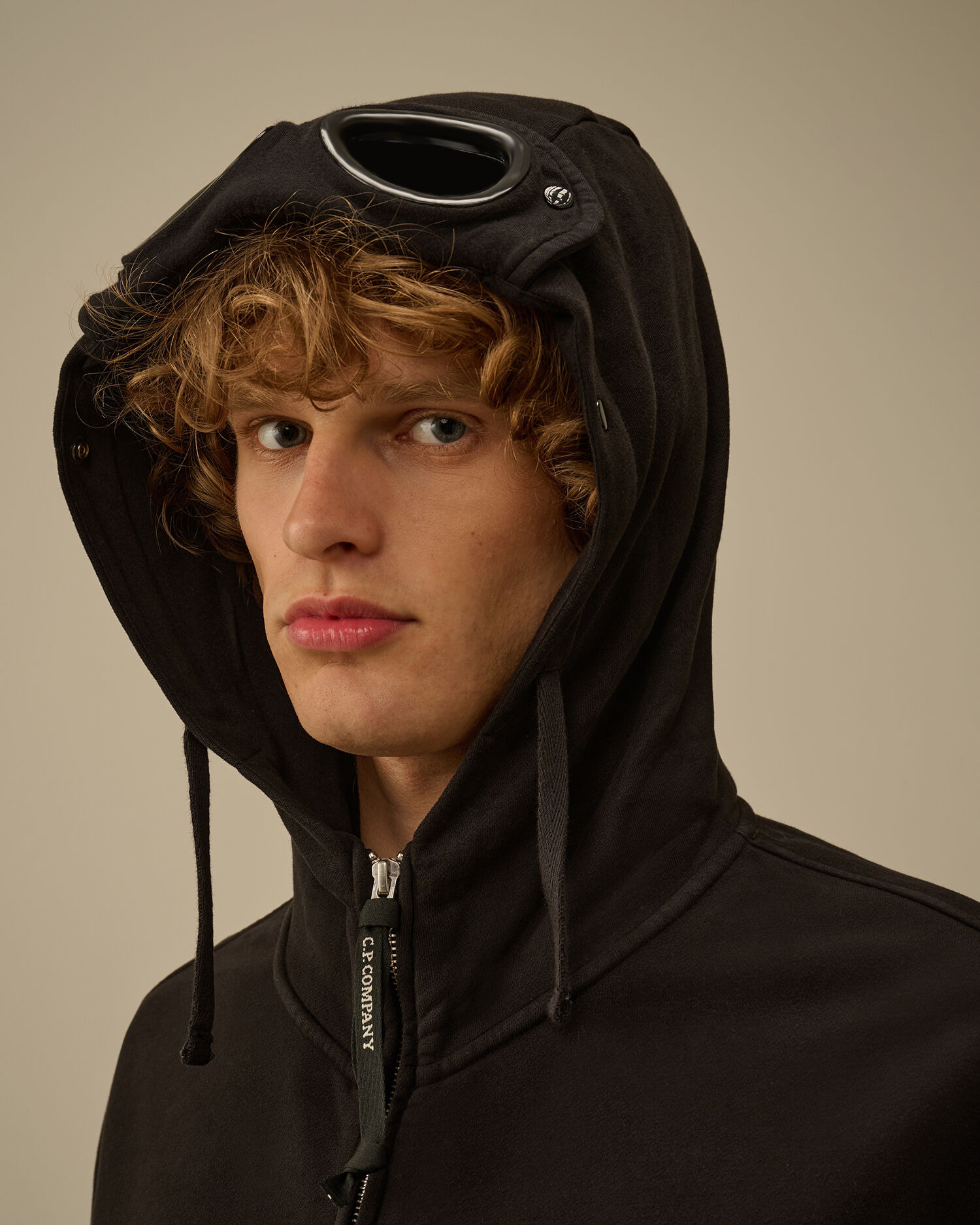 Brushed and Emerized Diagonal Fleece Boxy Goggle Sweatshirt - 6