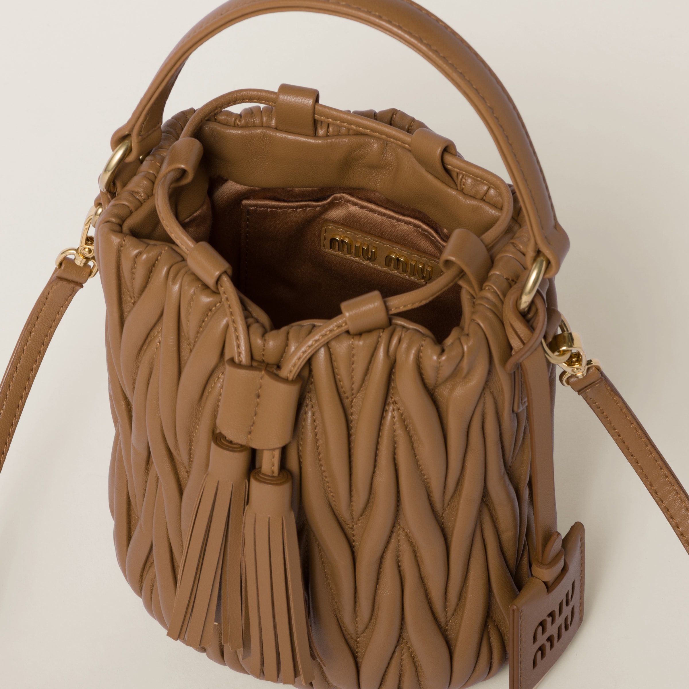 Matelassé nappa leather bucket bag - 6