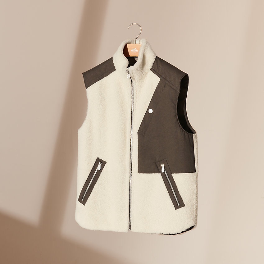 Zipped sleeveless vest - 4