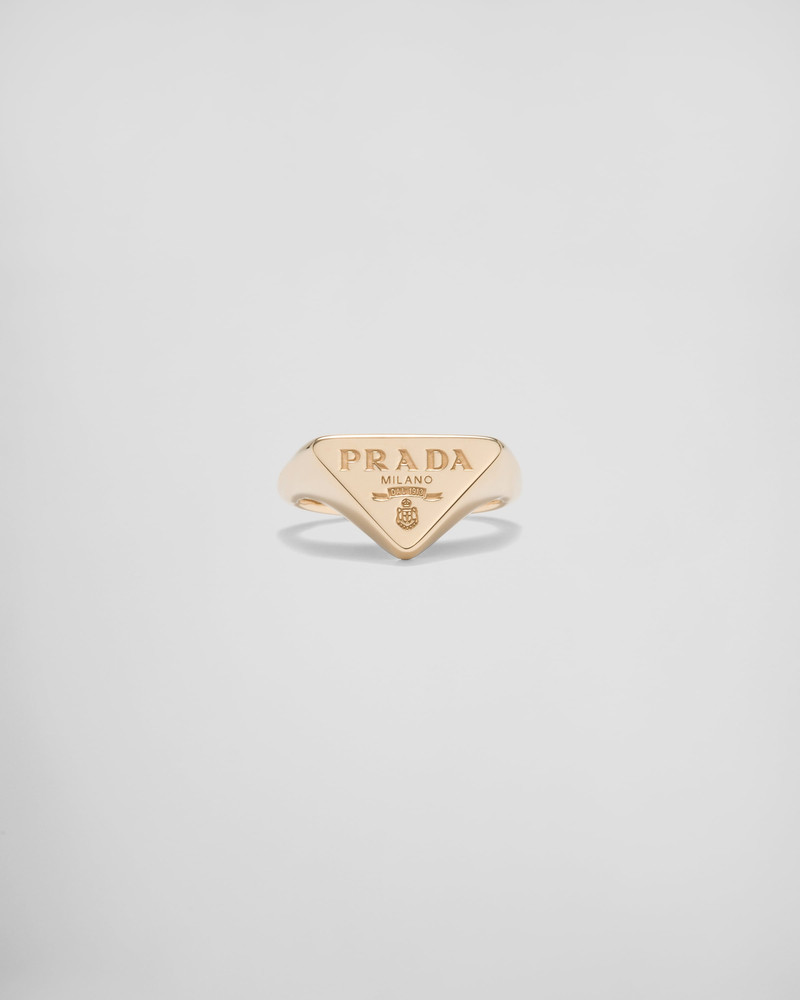 Eternal Gold signet ring in yellow gold 1