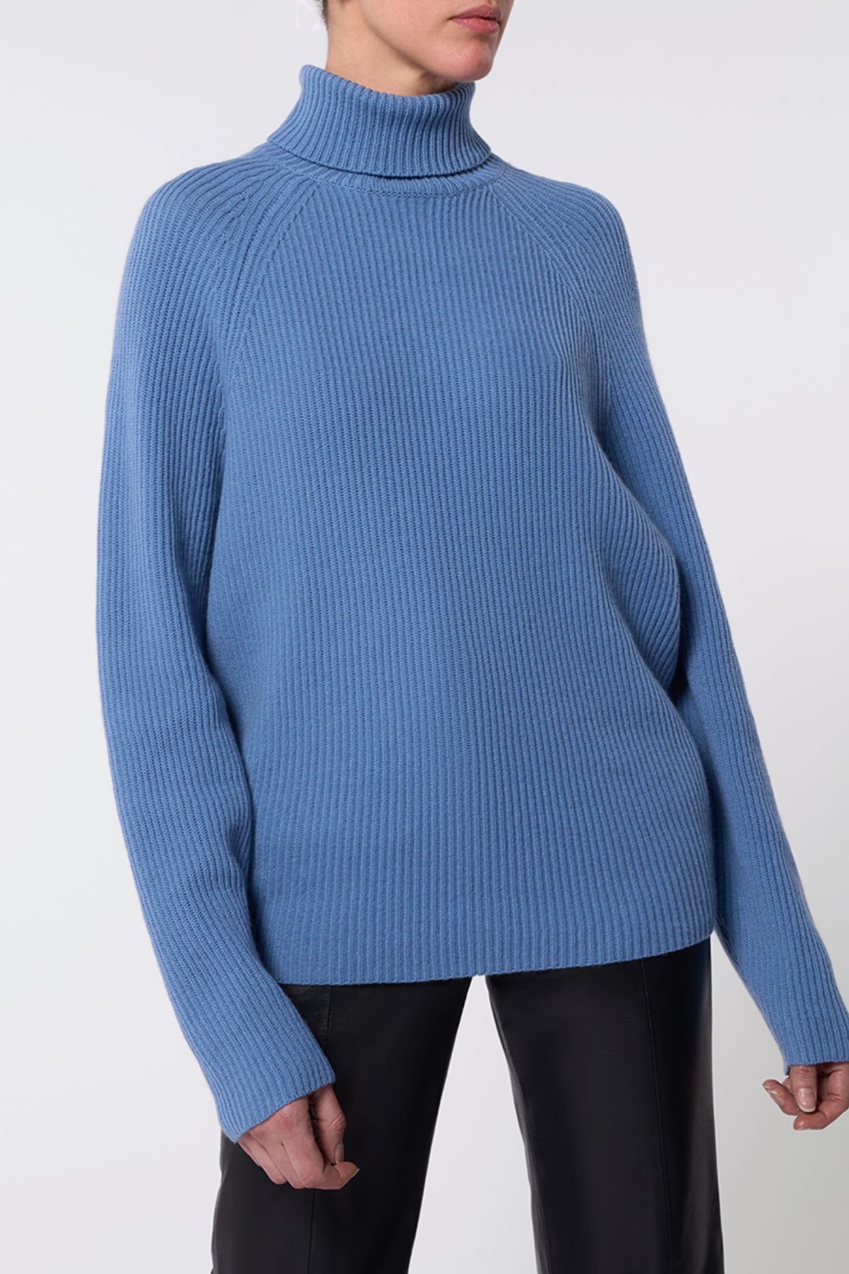 Wigman Knit Turtleneck Sweater in Light Blue Cashmere - 5
