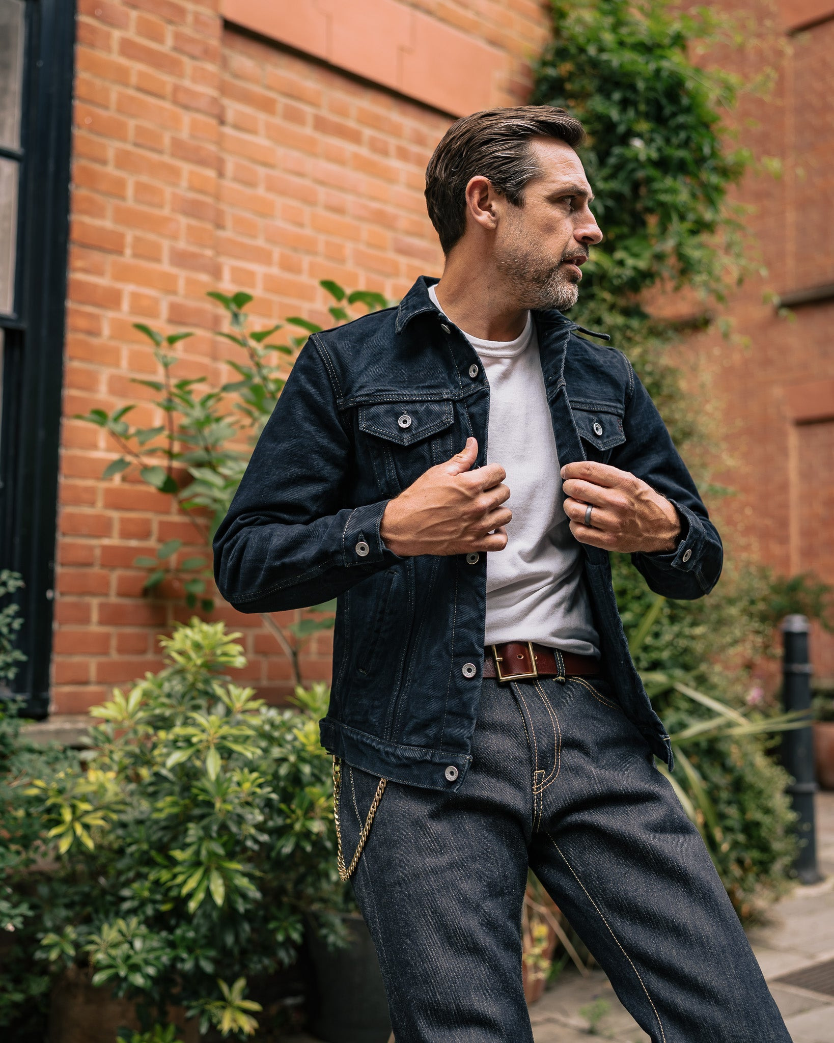 IH-526Lod 19oz Left-Hand Twill Selvedge Denim Type III Jacket -  Indigo Overdyed Black - 4