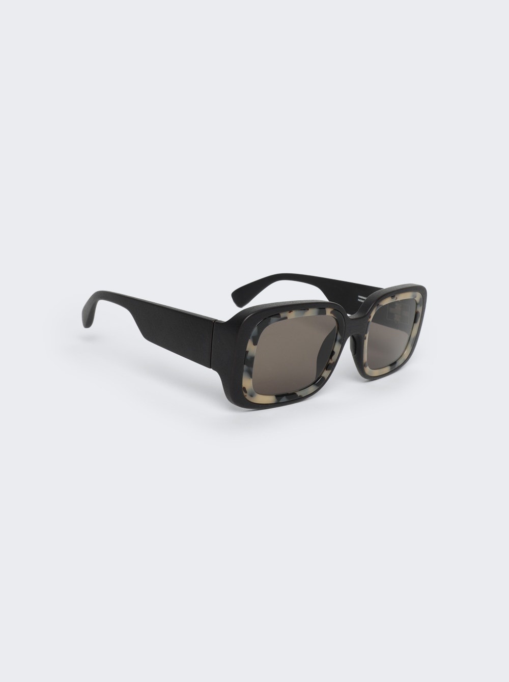 Studio 13.1 Sunglasses Pitch Black and Creamy Cookie - 4