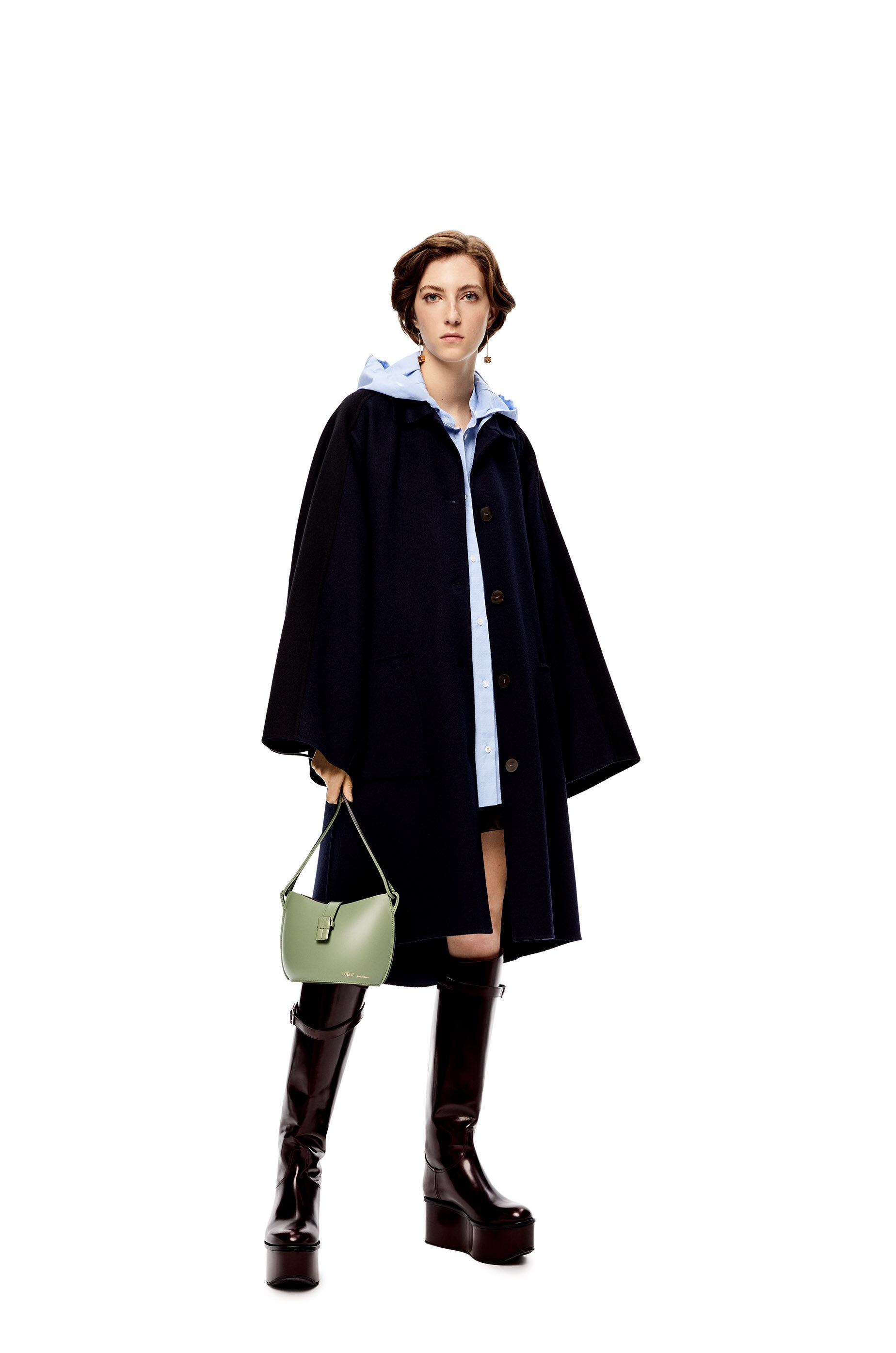 Moulded Bucket bag in calfskin - 9