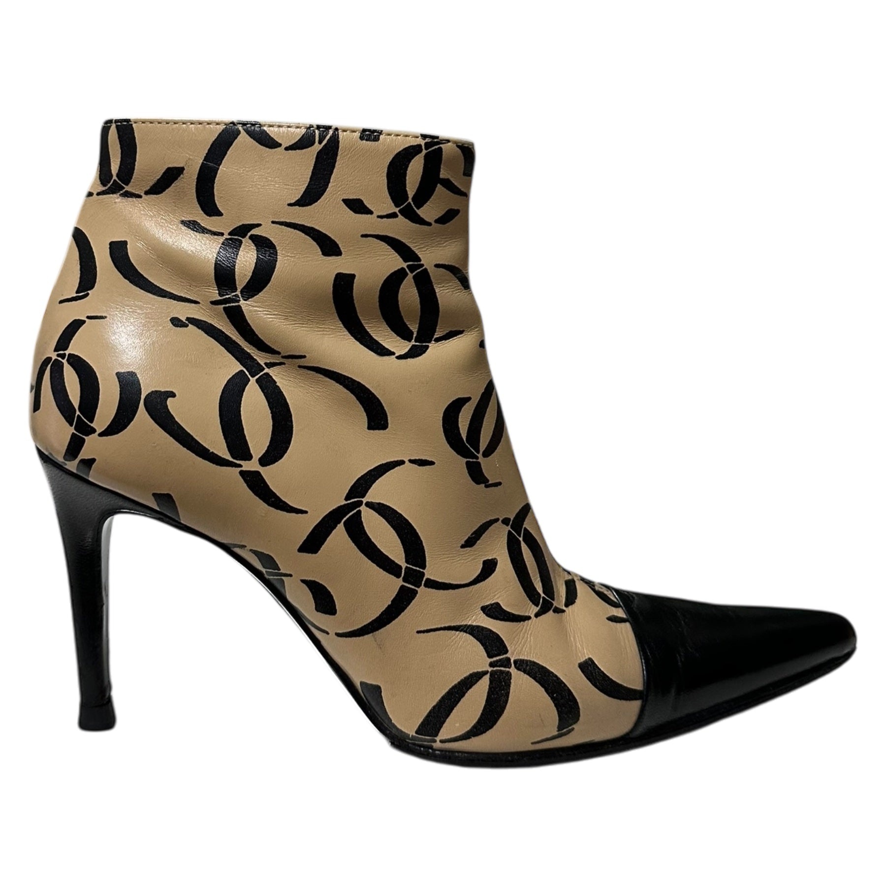 CHANEL Fall Winter 2000 Monogram CC Logo Pointed Toe Ankle Boots - 4