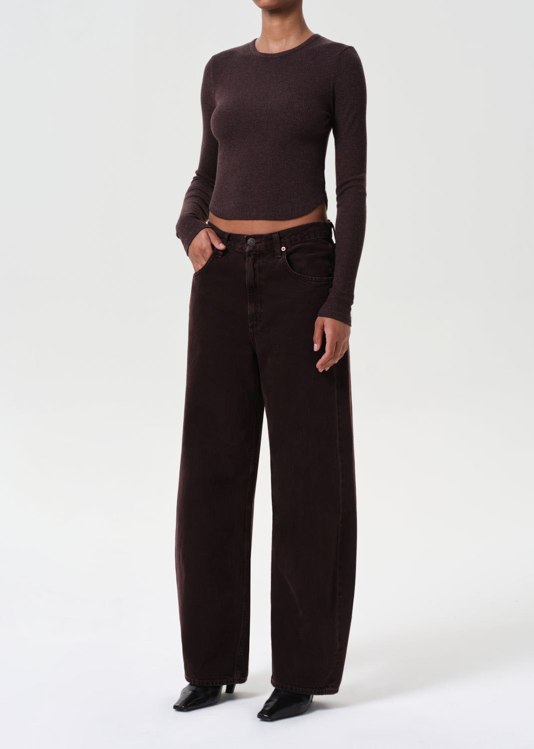 NEEMA TEE IN ROOT - 4