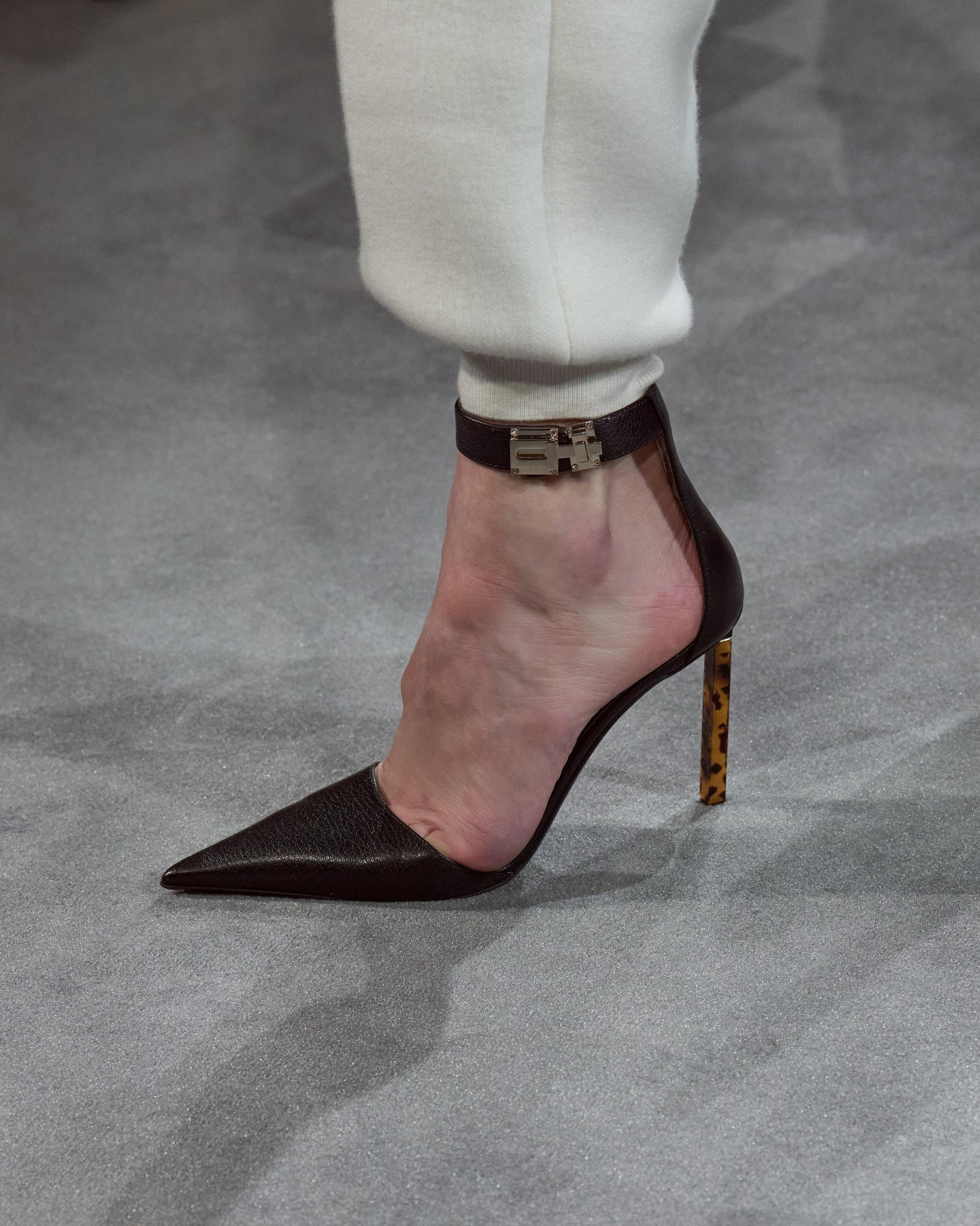 SUPPLE GRAIN LEATHER T LATCH ANKLE STRAP PUMP - 8