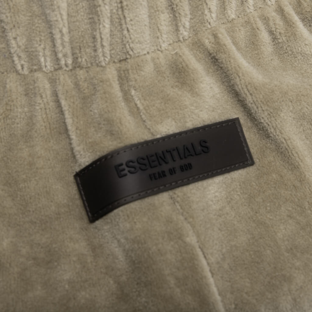 ESSENTIALS WOMEN'S VELOUR BEACH SHORT - OAK - 4