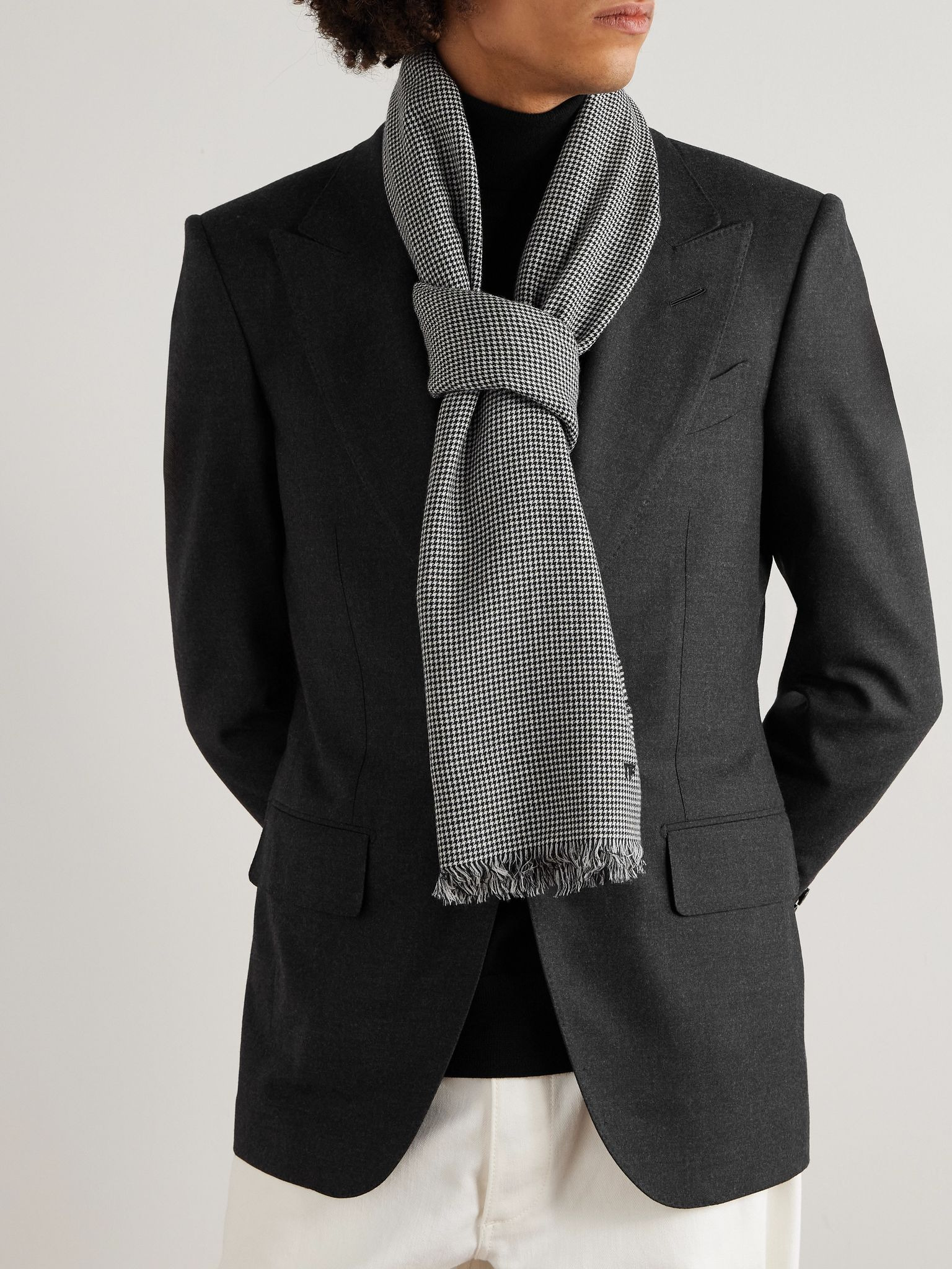 Frayed Puppytooth Wool Scarf Black - 2